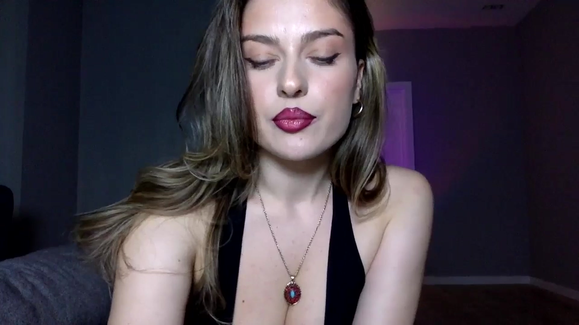 Gallery image thumbnail from SindiMoon's myfreecams stream on, 10/26/2025, 07:06 image 7 of 20