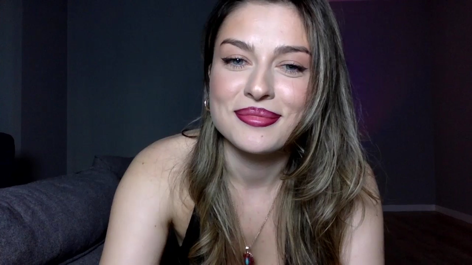 Gallery image thumbnail from SindiMoon's myfreecams stream on, 10/26/2025, 07:06 image 11 of 20