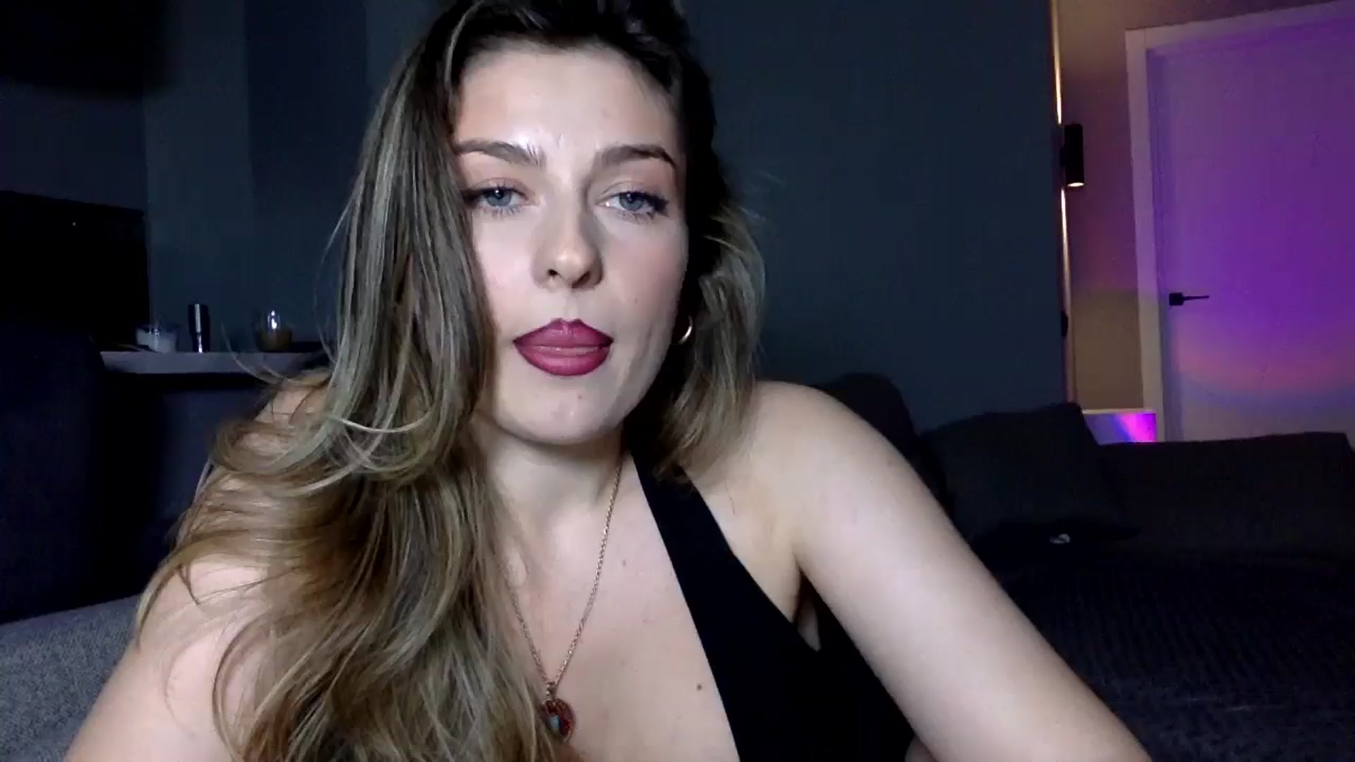 Gallery image thumbnail from SindiMoon's myfreecams stream on, 10/26/2025, 07:06 image 20 of 20