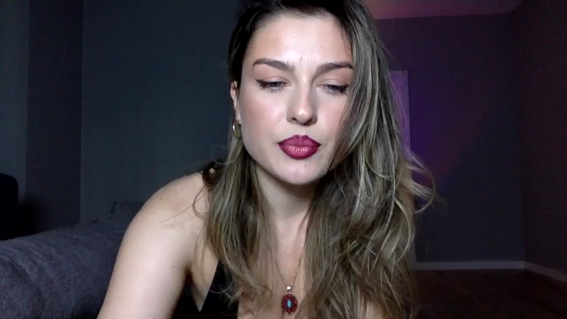 Gallery image thumbnail from SindiMoon's myfreecams stream on, 10/26/2025, 07:06 image 9 of 20