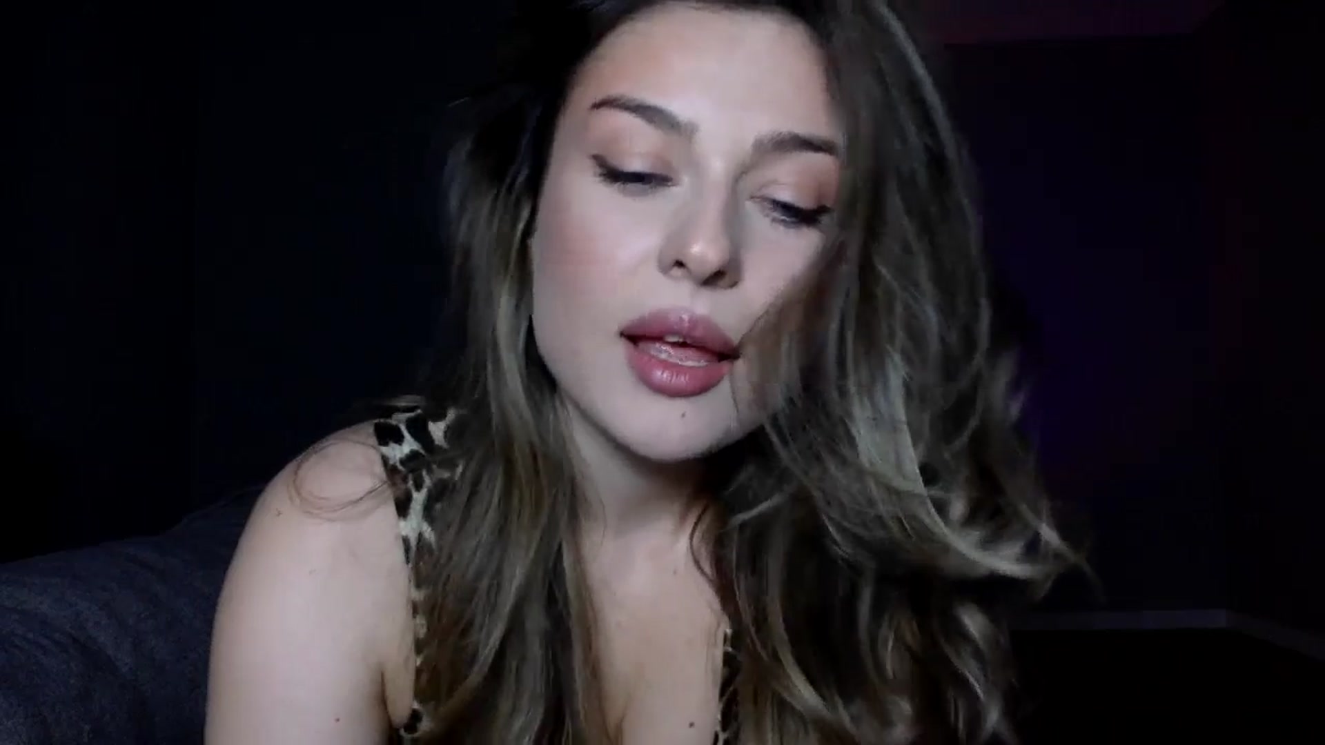 Gallery image thumbnail from SindiMoon's myfreecams stream on, 11/14/2025, 20:41 image 10 of 20