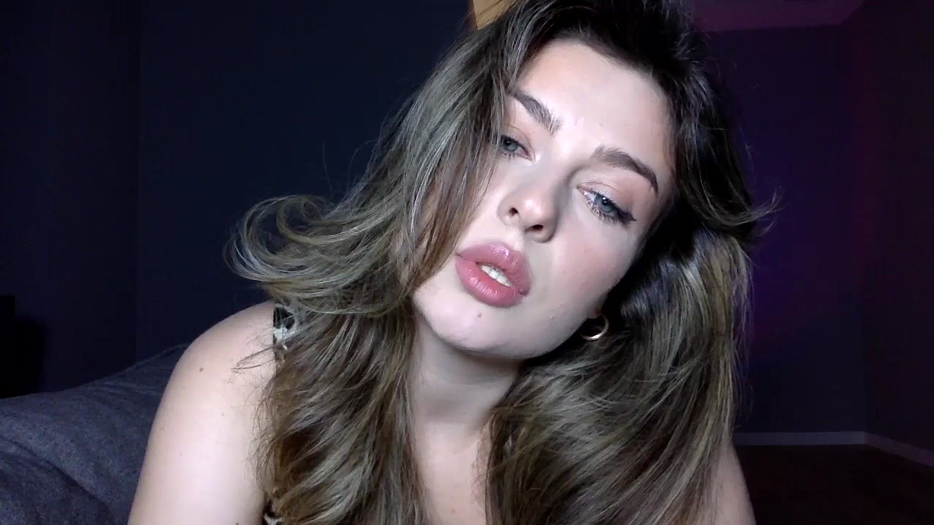Gallery image thumbnail from SindiMoon's myfreecams stream on, 11/14/2025, 20:41 image 14 of 20