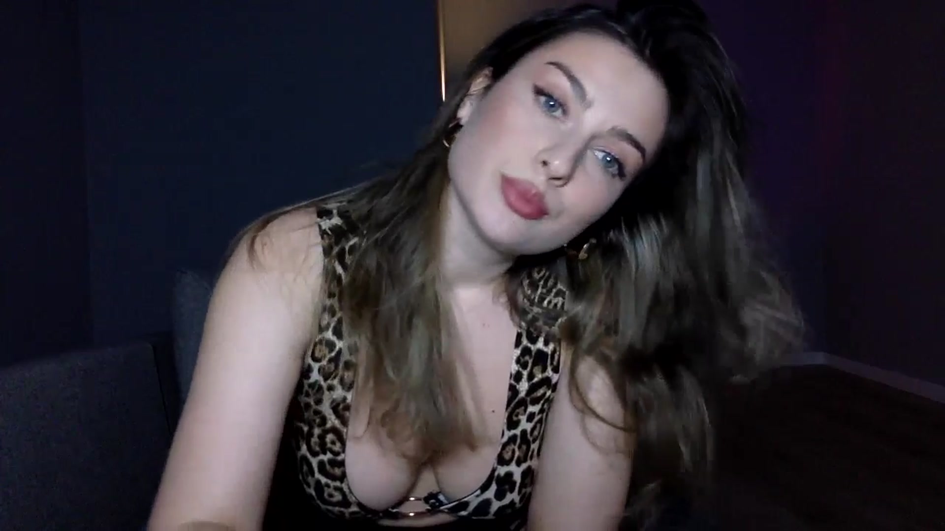 Gallery image thumbnail from SindiMoon's myfreecams stream on, 11/15/2025, 19:07 image 19 of 20