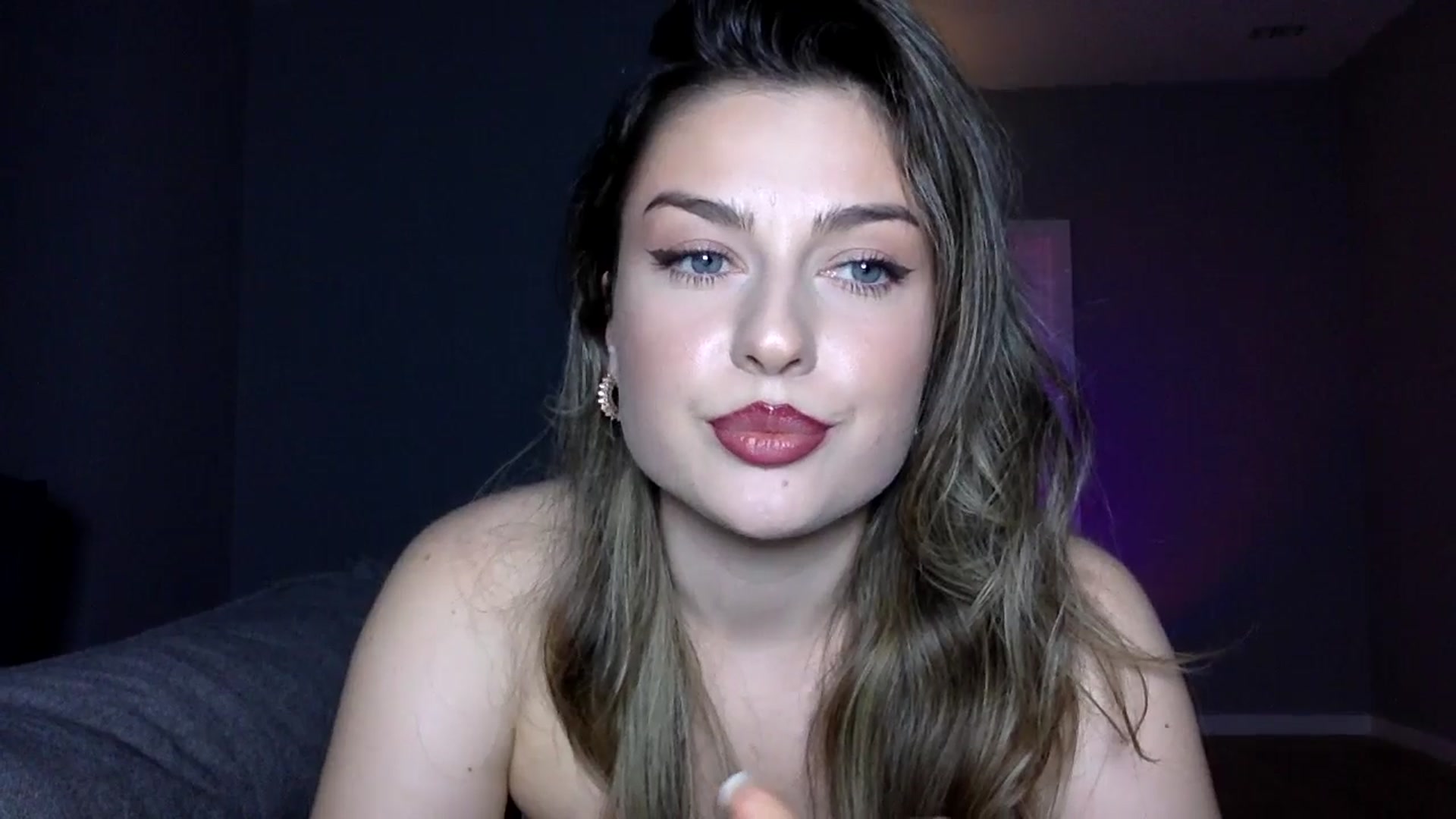 Gallery image thumbnail from SindiMoon's myfreecams stream on, 11/16/2025, 14:54 image 8 of 20