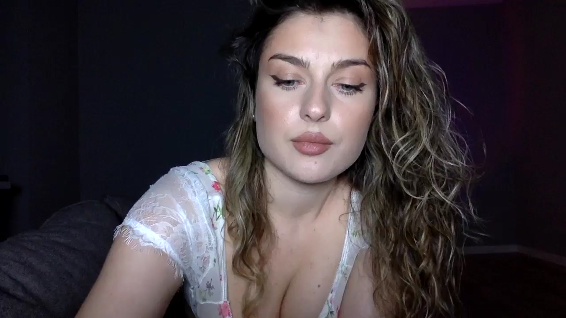 Gallery image thumbnail from SindiMoon's myfreecams stream on, 11/22/2025, 18:54 image 20 of 20