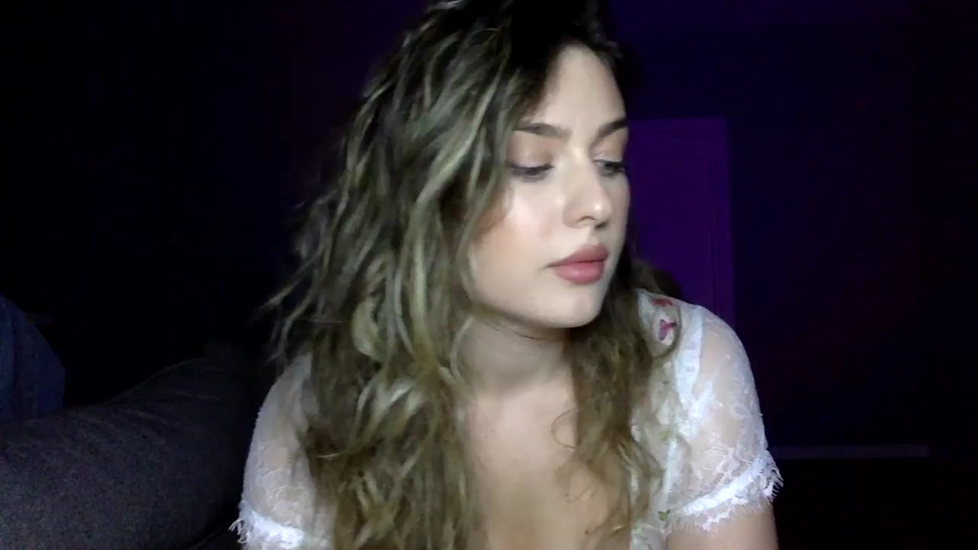 Gallery image thumbnail from SindiMoon's myfreecams stream on, 11/22/2025, 21:16 image 18 of 20