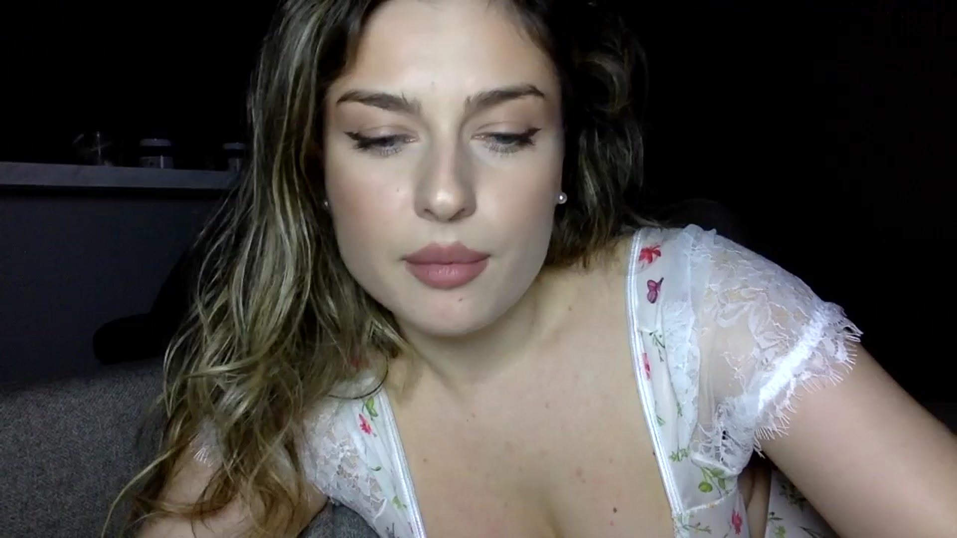 Gallery image thumbnail from SindiMoon's myfreecams stream on, 11/22/2025, 22:08 image 3 of 20