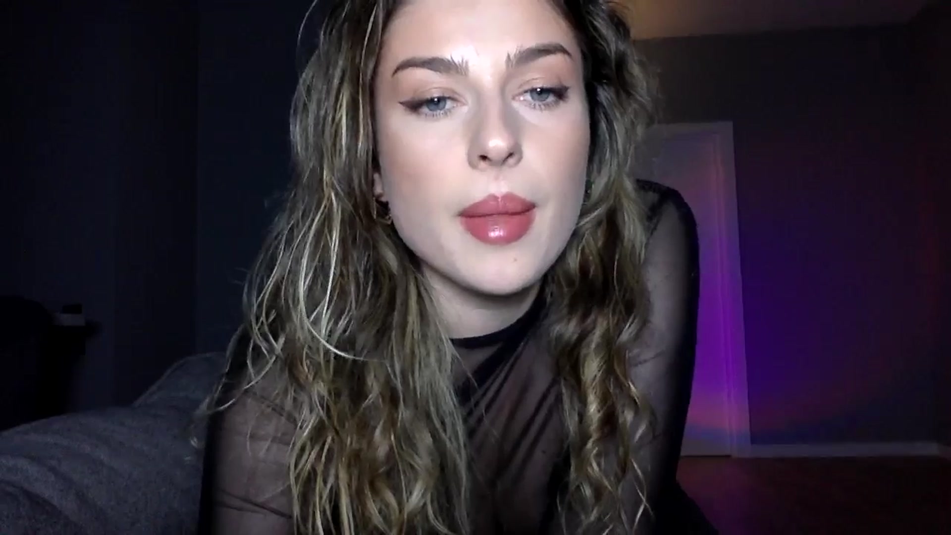 Gallery image thumbnail from SindiMoon's myfreecams stream on, 11/23/2025, 23:05 image 3 of 20