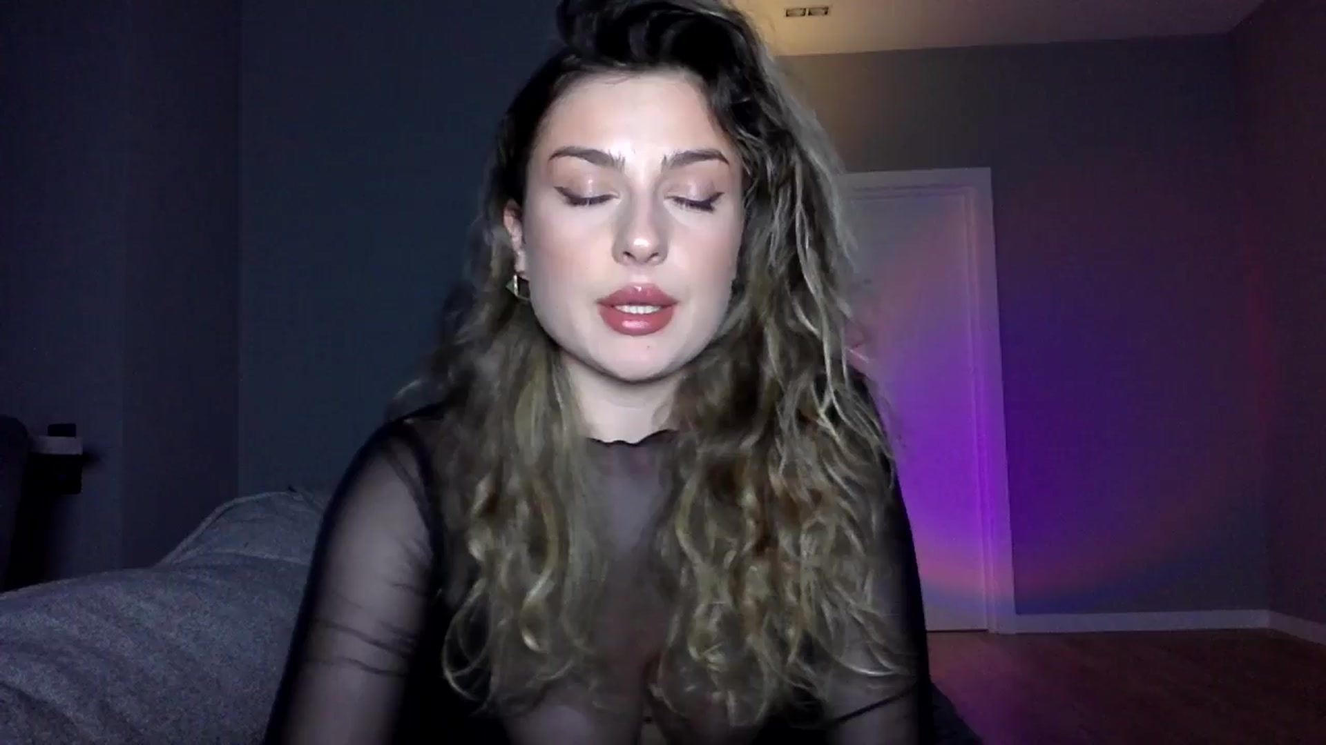 Gallery image thumbnail from SindiMoon's myfreecams stream on, 11/23/2025, 23:05 image 9 of 20