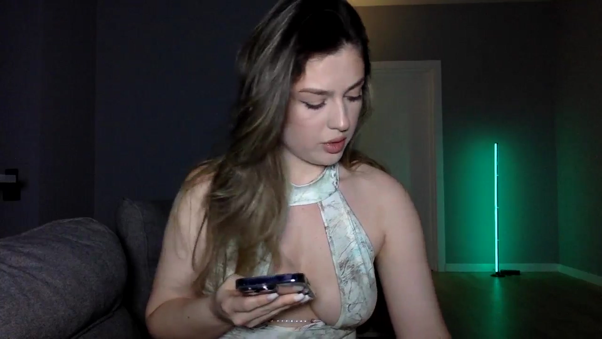 Gallery image thumbnail from SindiMoon's myfreecams stream on, 12/21/2025, 17:47 image 5 of 20