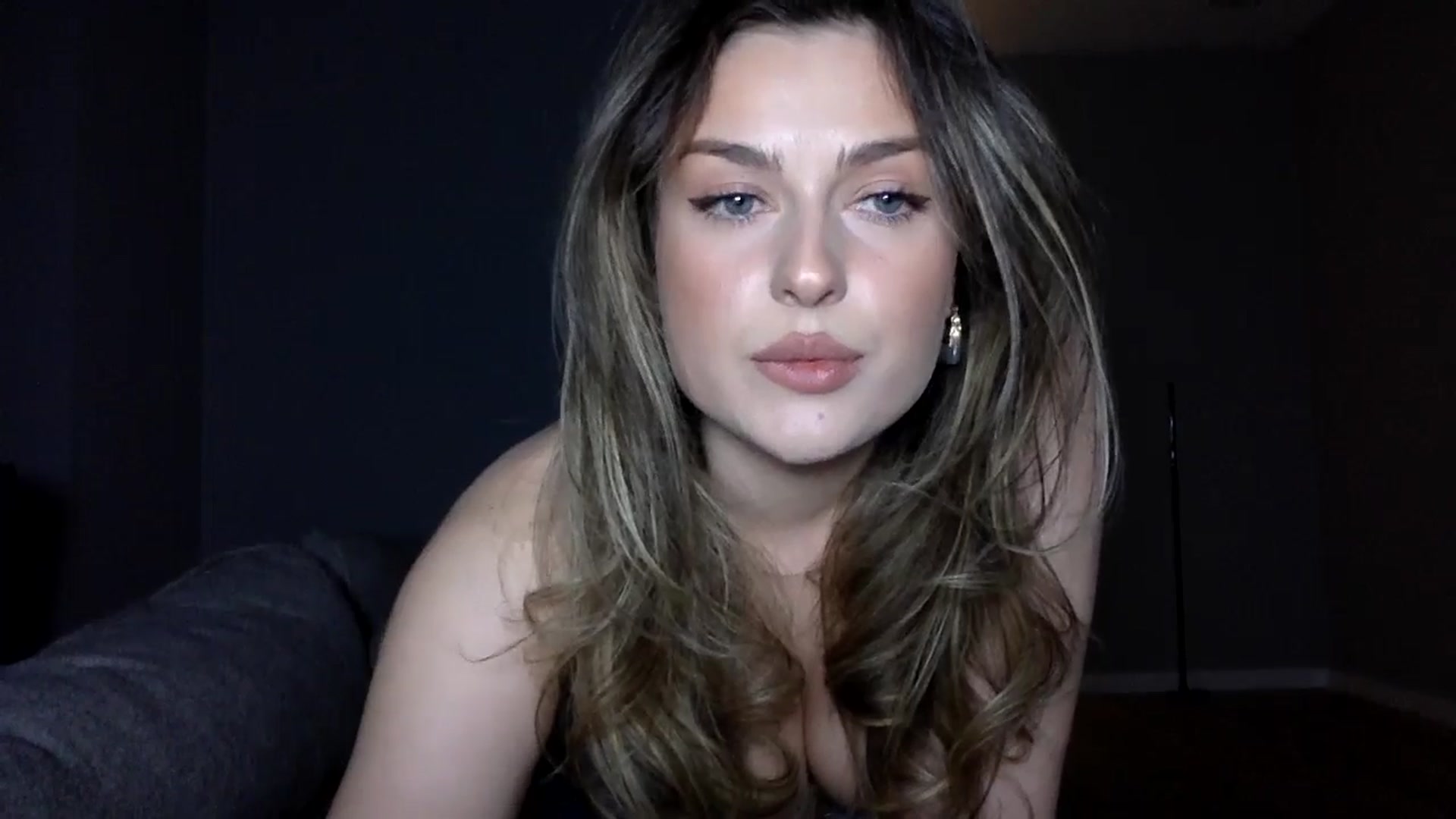 Gallery image thumbnail from SindiMoon's myfreecams stream on, 12/28/2025, 14:52 image 8 of 20