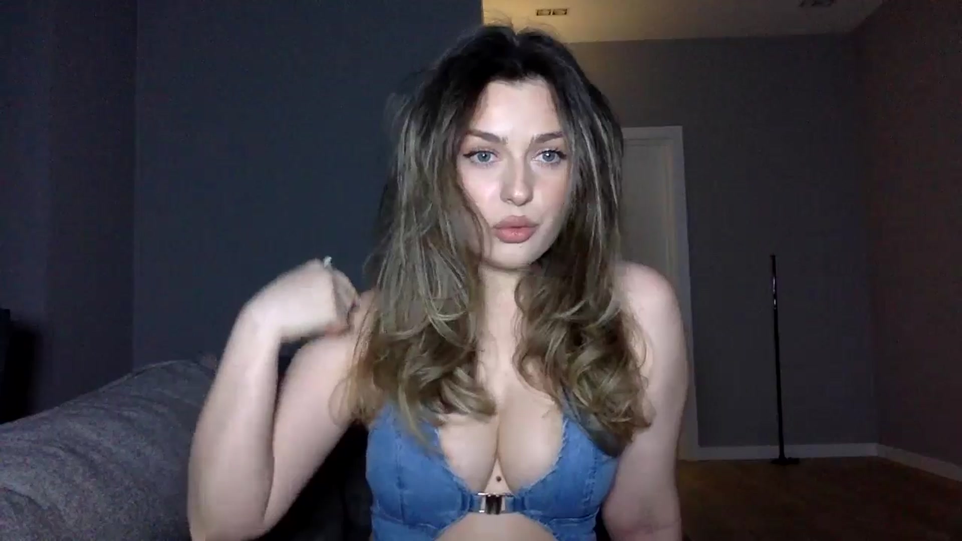 Gallery image thumbnail from SindiMoon's myfreecams stream on, 12/28/2025, 14:52 image 2 of 20