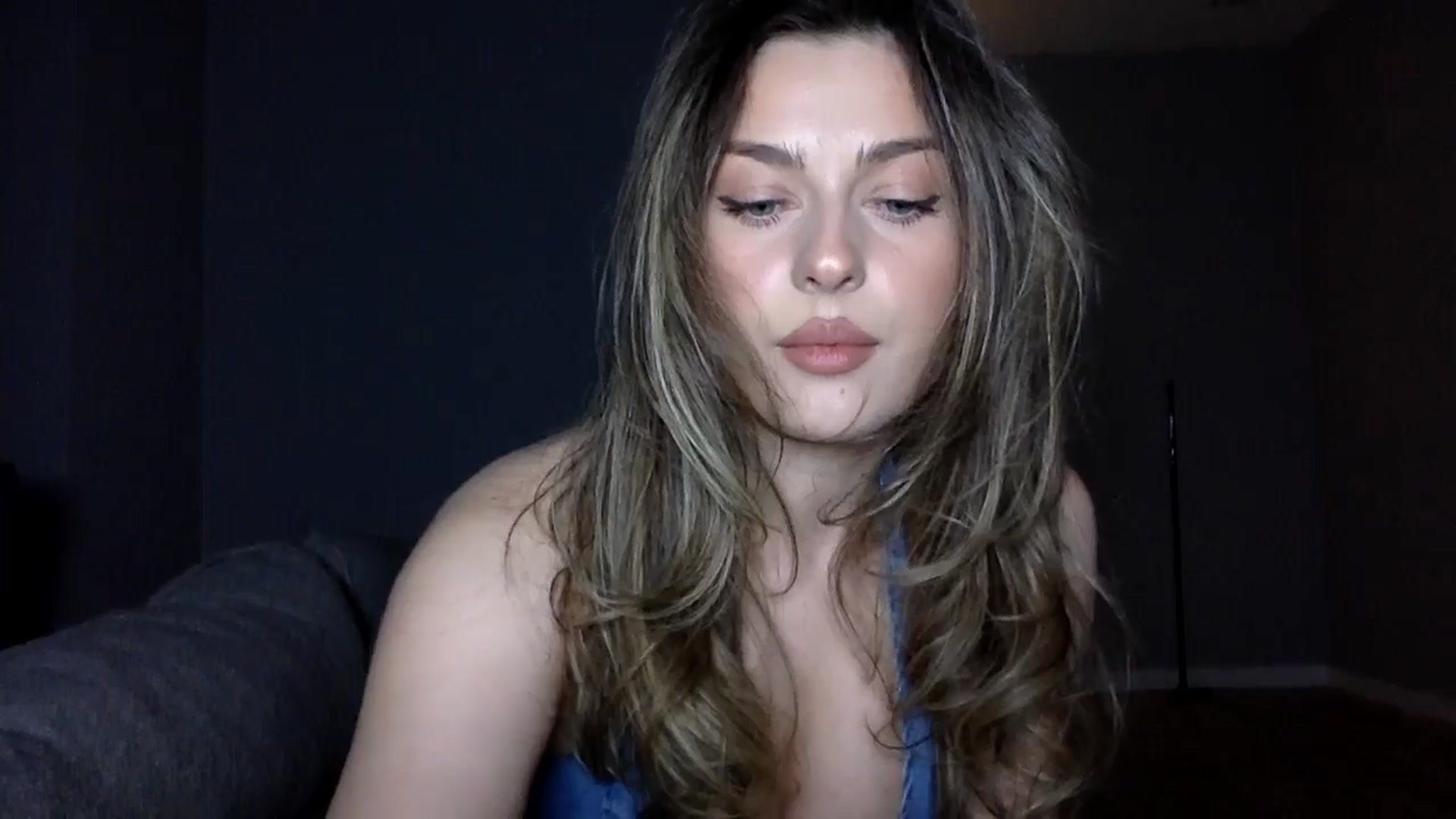 Gallery image thumbnail from SindiMoon's myfreecams stream on, 12/28/2025, 14:52 image 10 of 20