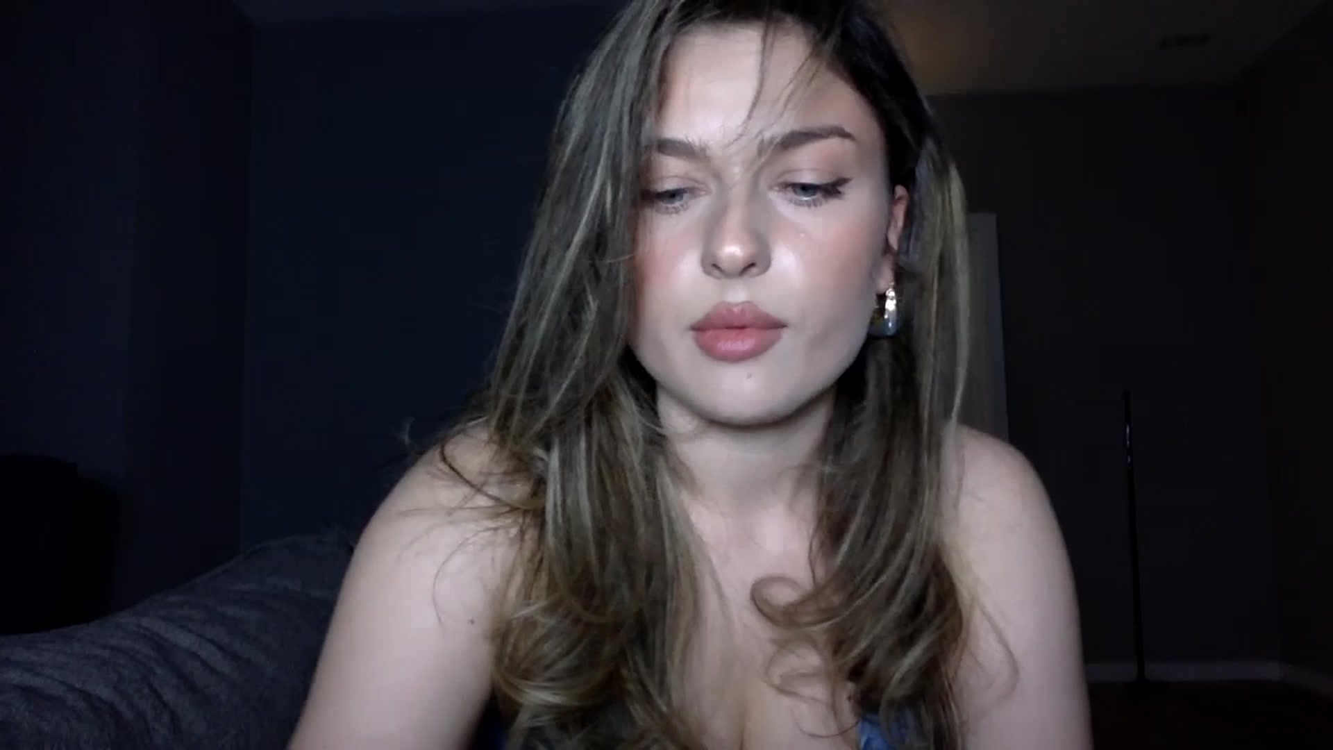 Gallery image thumbnail from SindiMoon's myfreecams stream on, 12/28/2025, 16:18 image 11 of 20