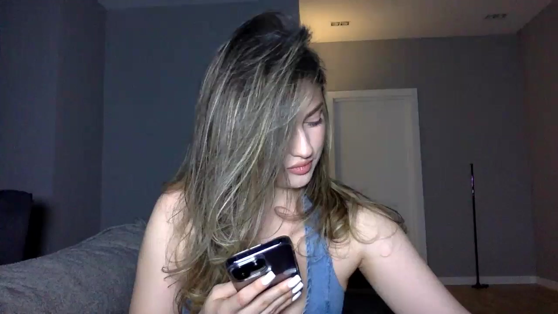 Gallery image thumbnail from SindiMoon's myfreecams stream on, 12/28/2025, 16:18 image 10 of 20