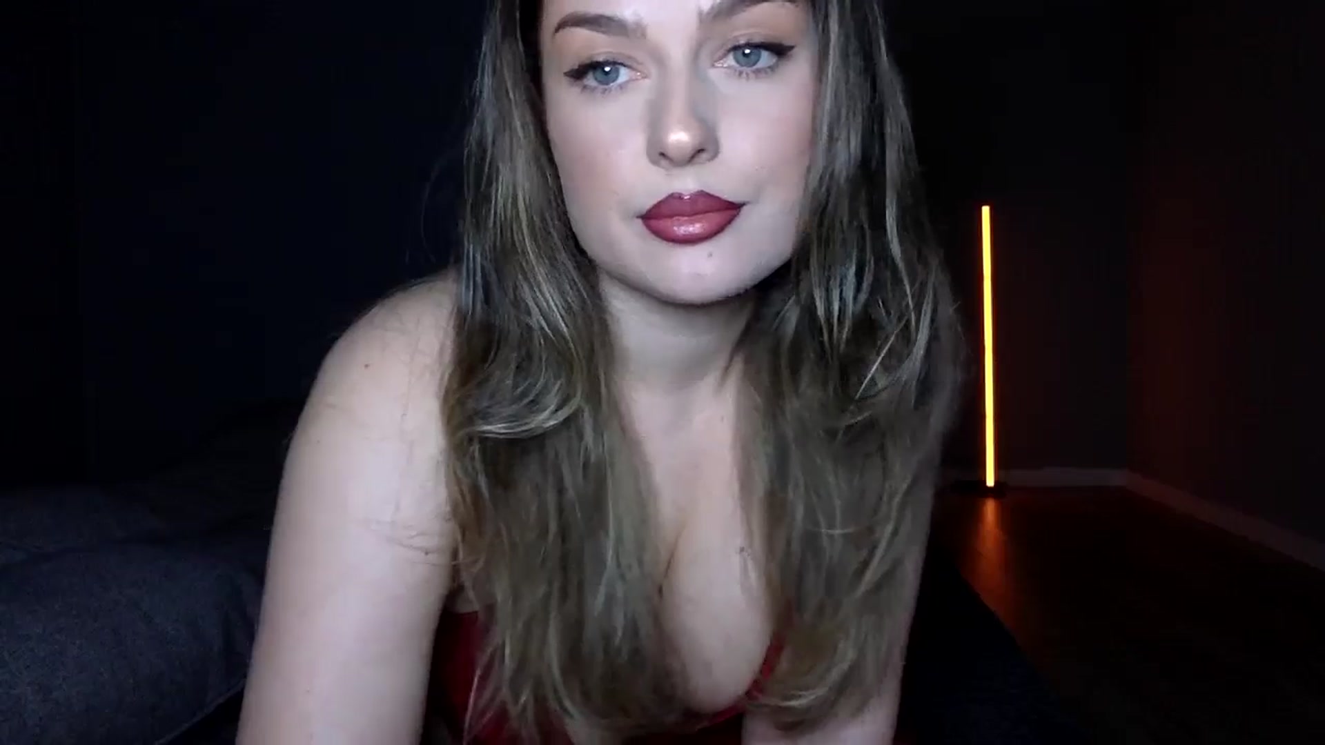 Gallery image thumbnail from SindiMoon's myfreecams stream on, 01/17/2026, 18:38 image 4 of 20