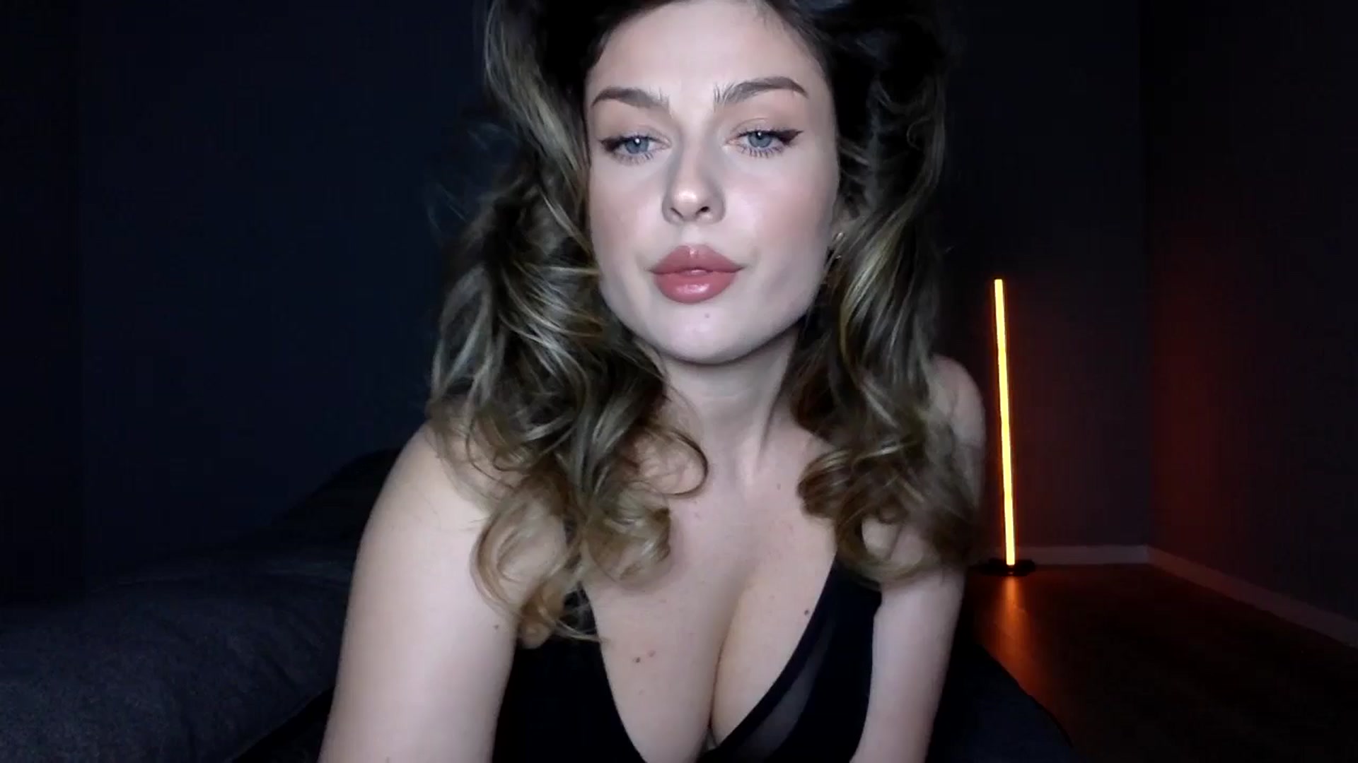 Gallery image thumbnail from SindiMoon's myfreecams stream on, 01/23/2026, 20:04 image 1 of 20