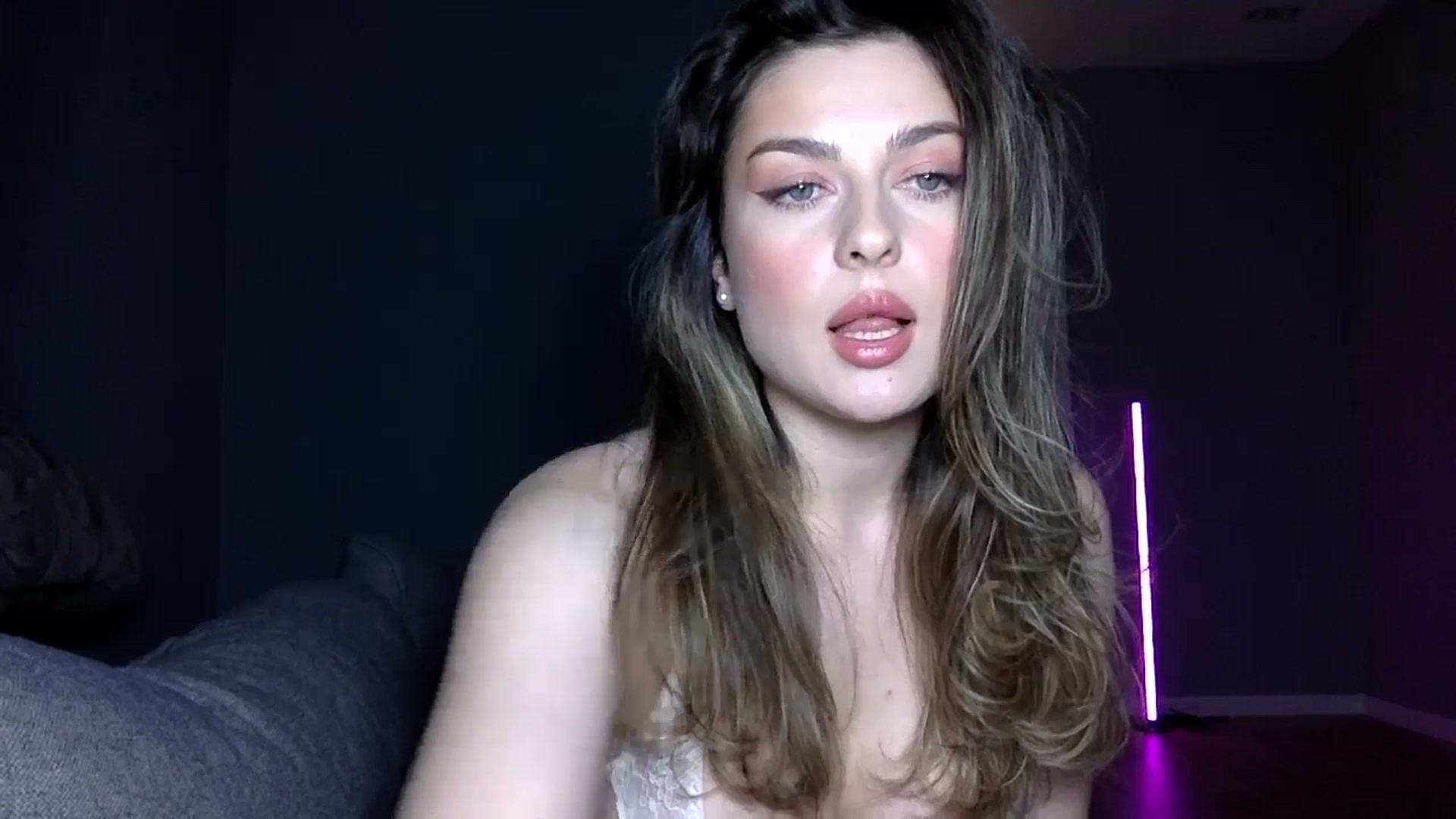 Gallery image thumbnail from SindiMoon's myfreecams stream on, 02/14/2026, 22:19 image 7 of 20