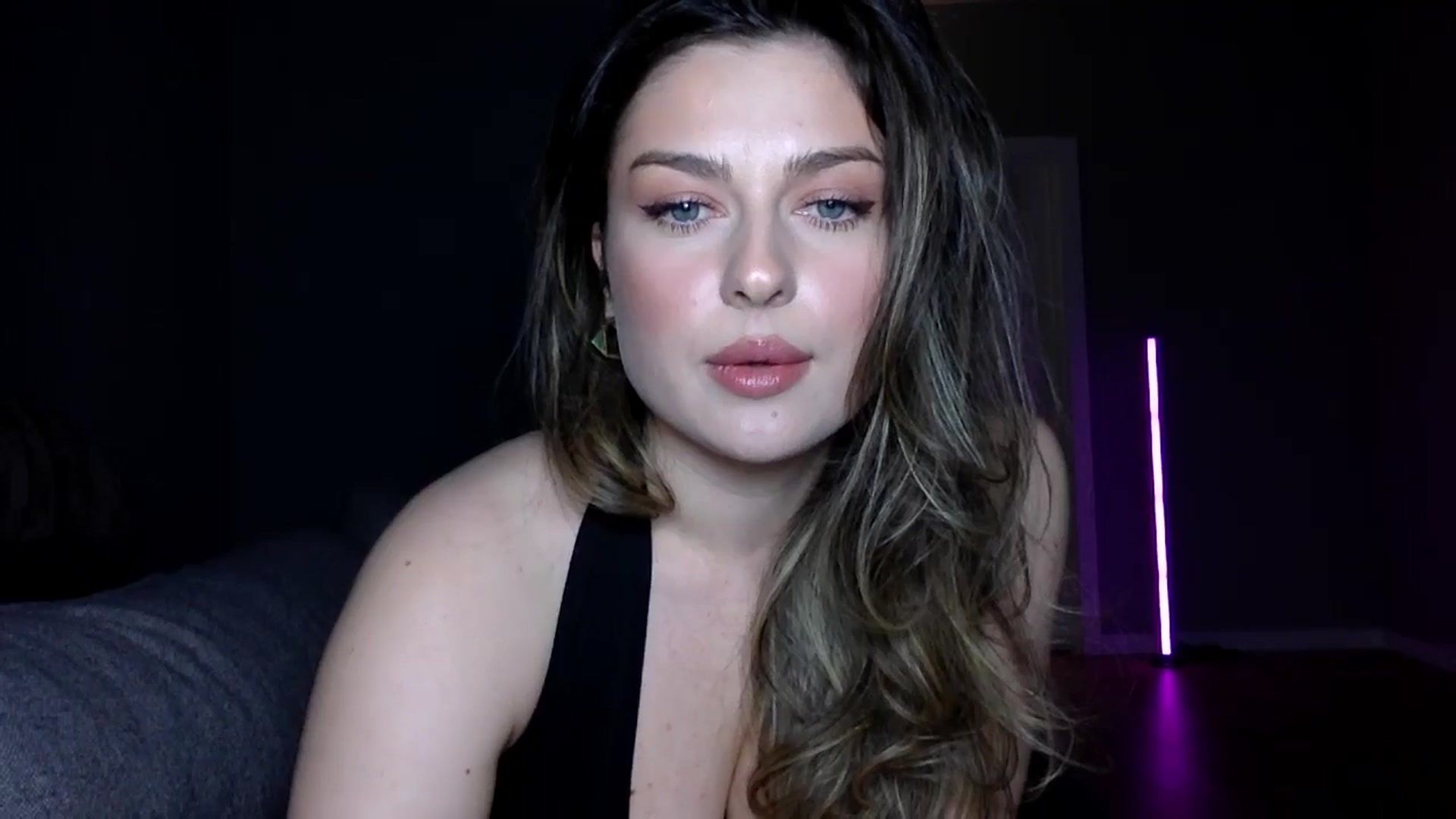 Gallery image thumbnail from SindiMoon's myfreecams stream on, 02/15/2026, 22:42 image 7 of 20