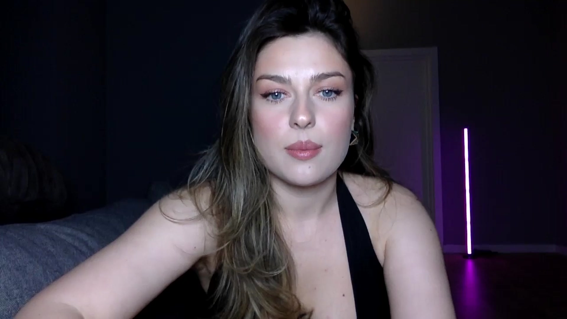 Gallery image thumbnail from SindiMoon's myfreecams stream on, 02/15/2026, 22:42 image 18 of 20