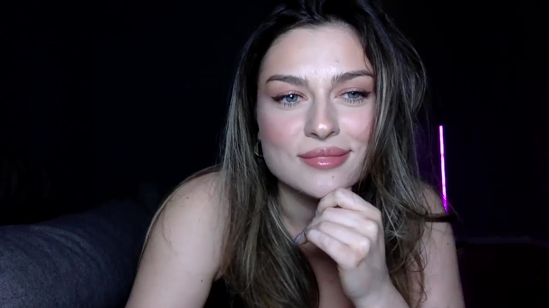 Gallery image thumbnail from SindiMoon's myfreecams stream on, 02/15/2026, 22:42 image 13 of 20