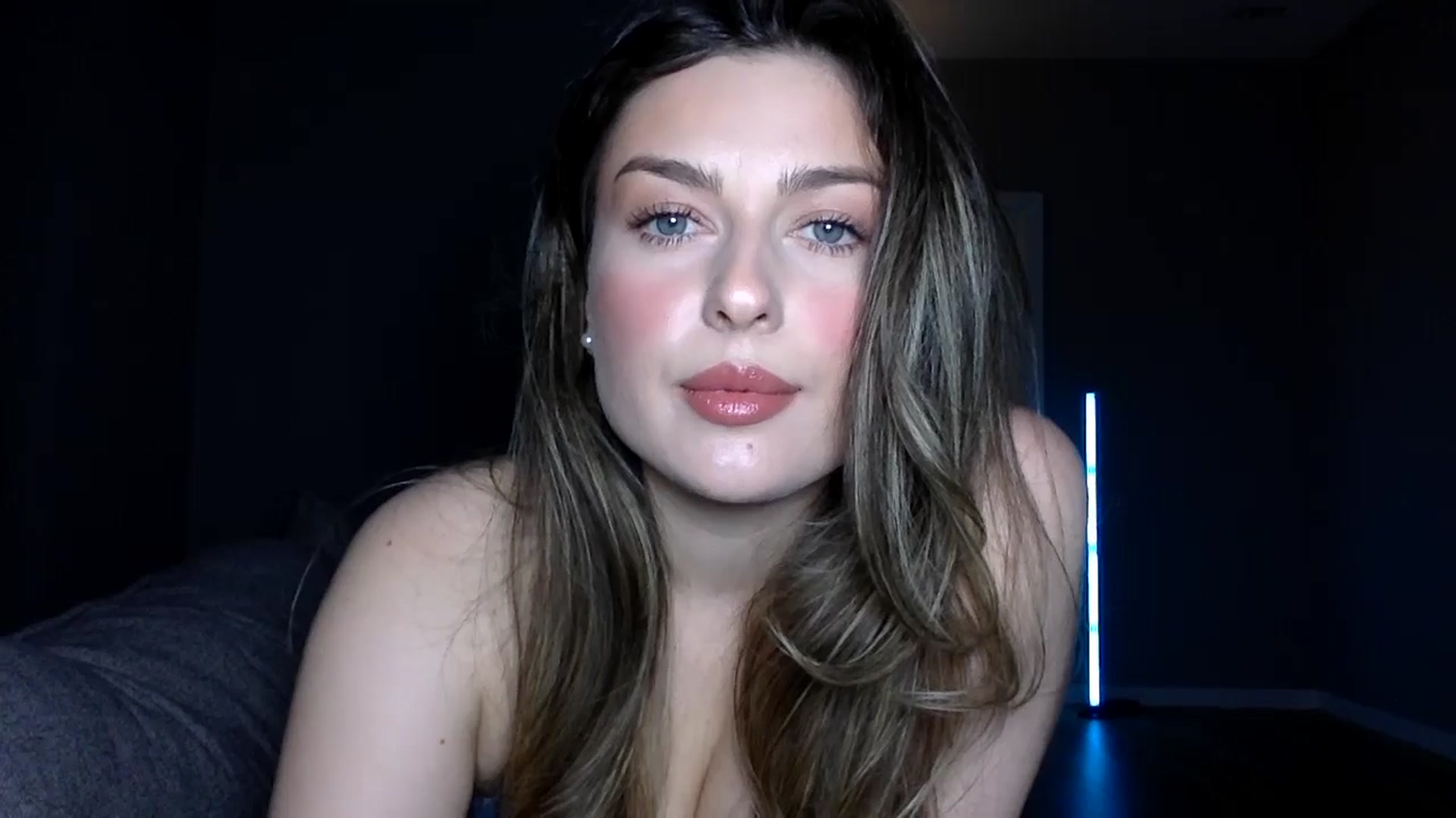 Gallery image thumbnail from SindiMoon's myfreecams stream on, 03/01/2026, 24:00 image 3 of 20