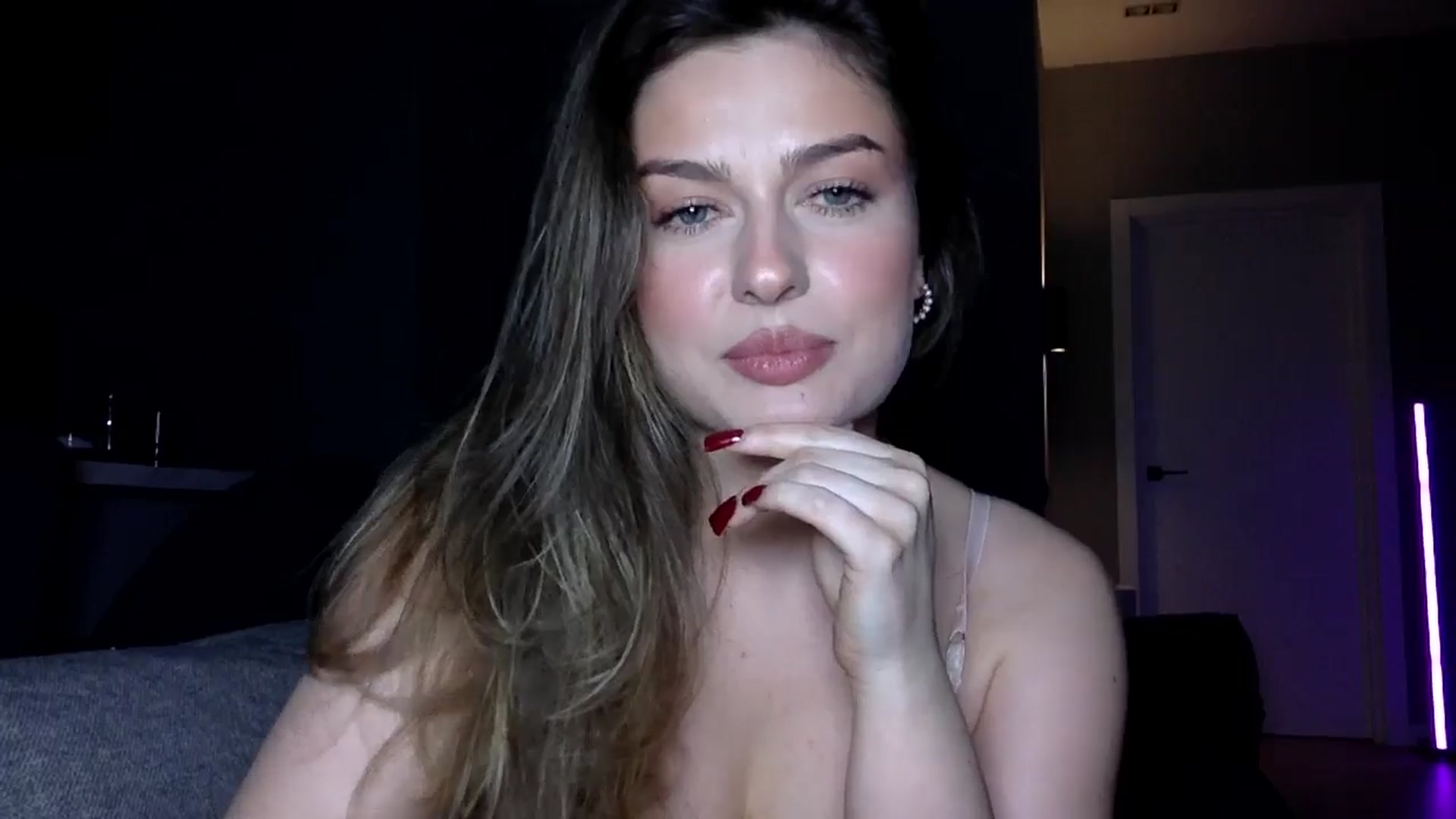 Gallery image thumbnail from SindiMoon's myfreecams stream on, 03/16/2026, 24:02 image 16 of 20