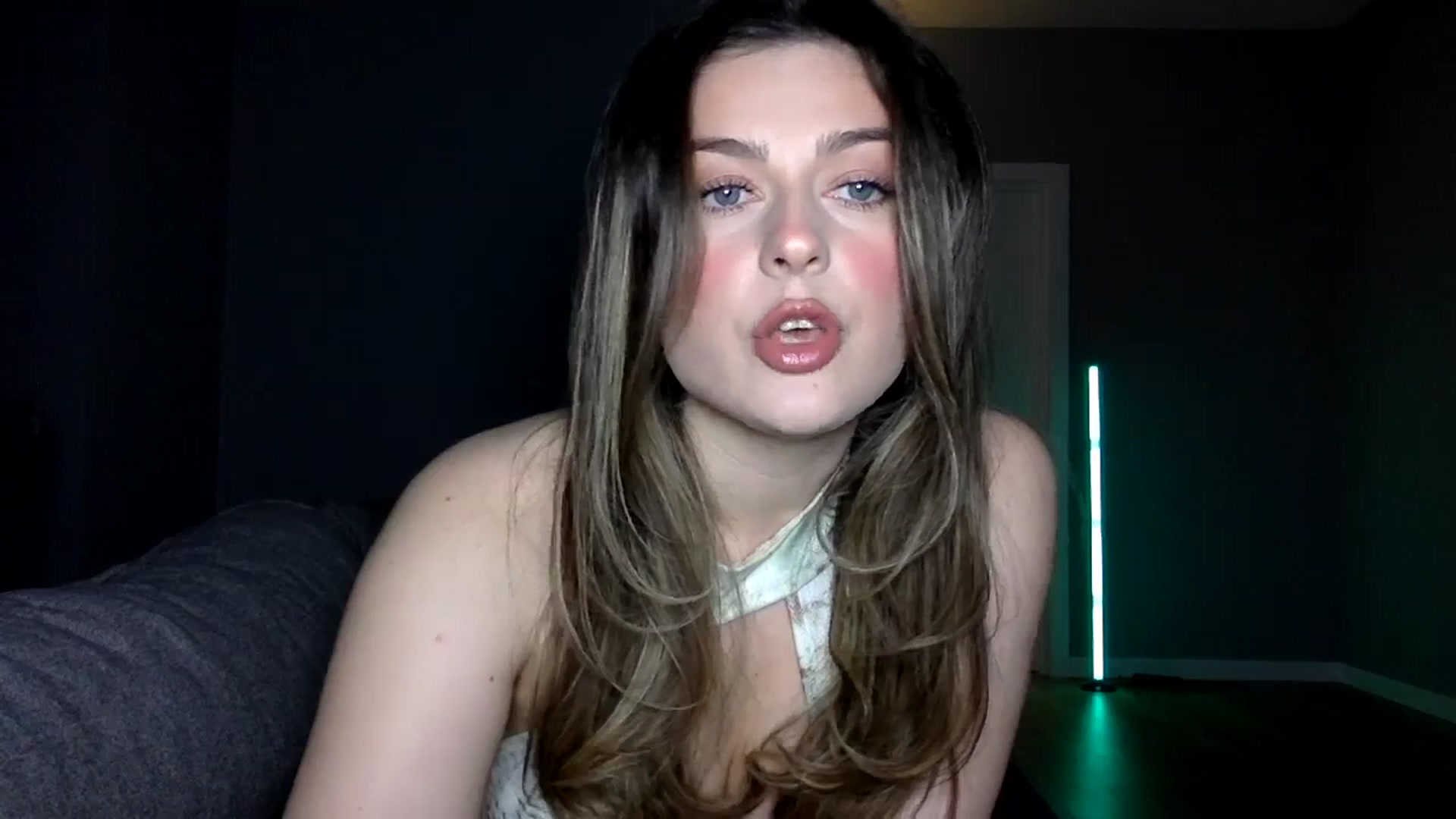 Gallery image thumbnail from SindiMoon's myfreecams stream on, 03/21/2026, 22:32 image 14 of 20