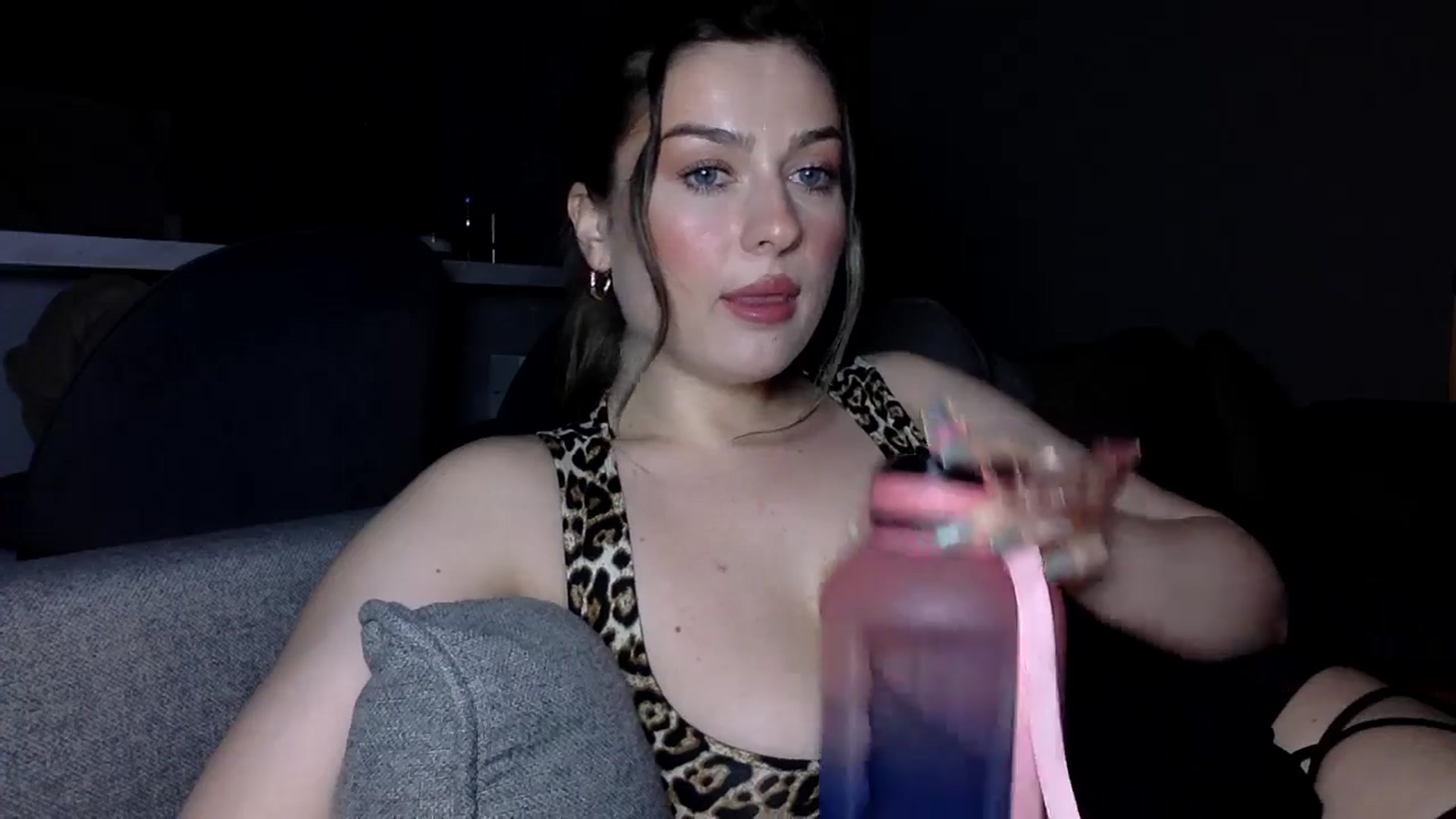 Gallery image thumbnail from SindiMoon's myfreecams stream on, 03/27/2026, 24:58 image 2 of 20