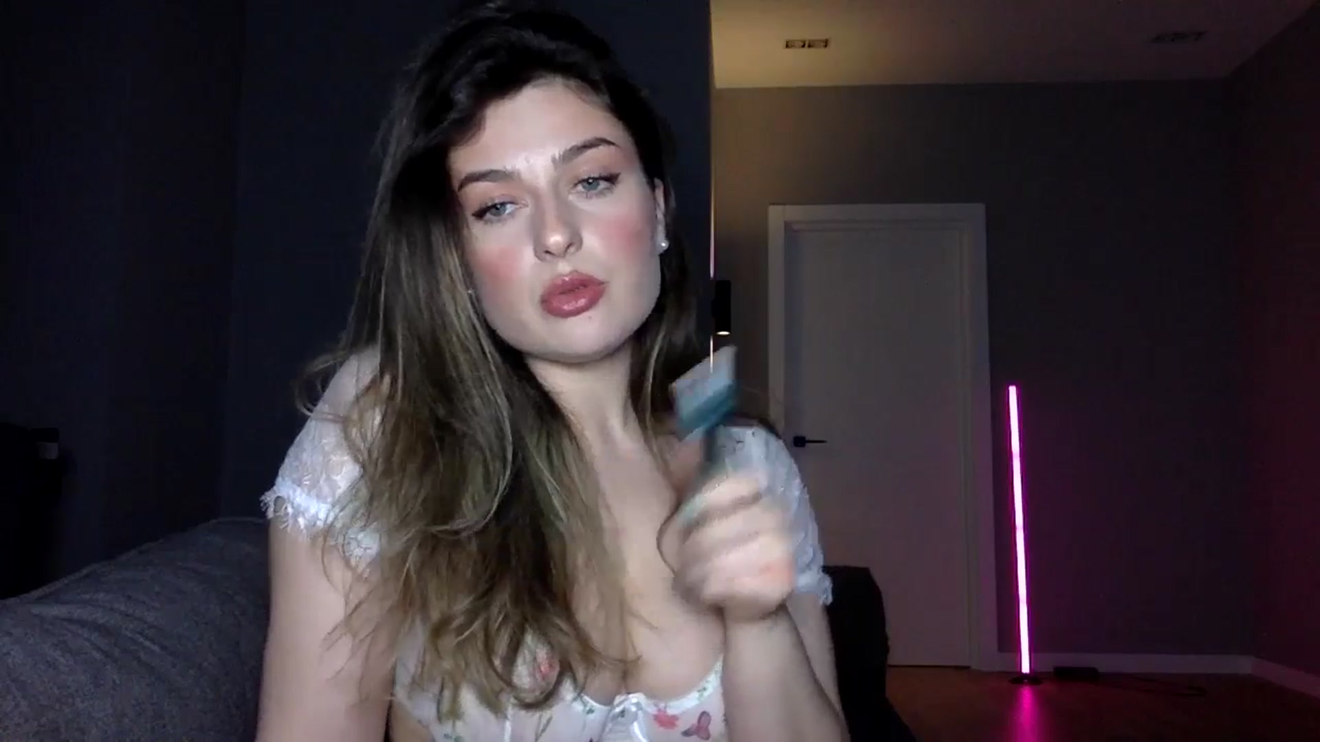 Gallery image thumbnail from SindiMoon's myfreecams stream on, 03/28/2026, 23:40 image 17 of 20