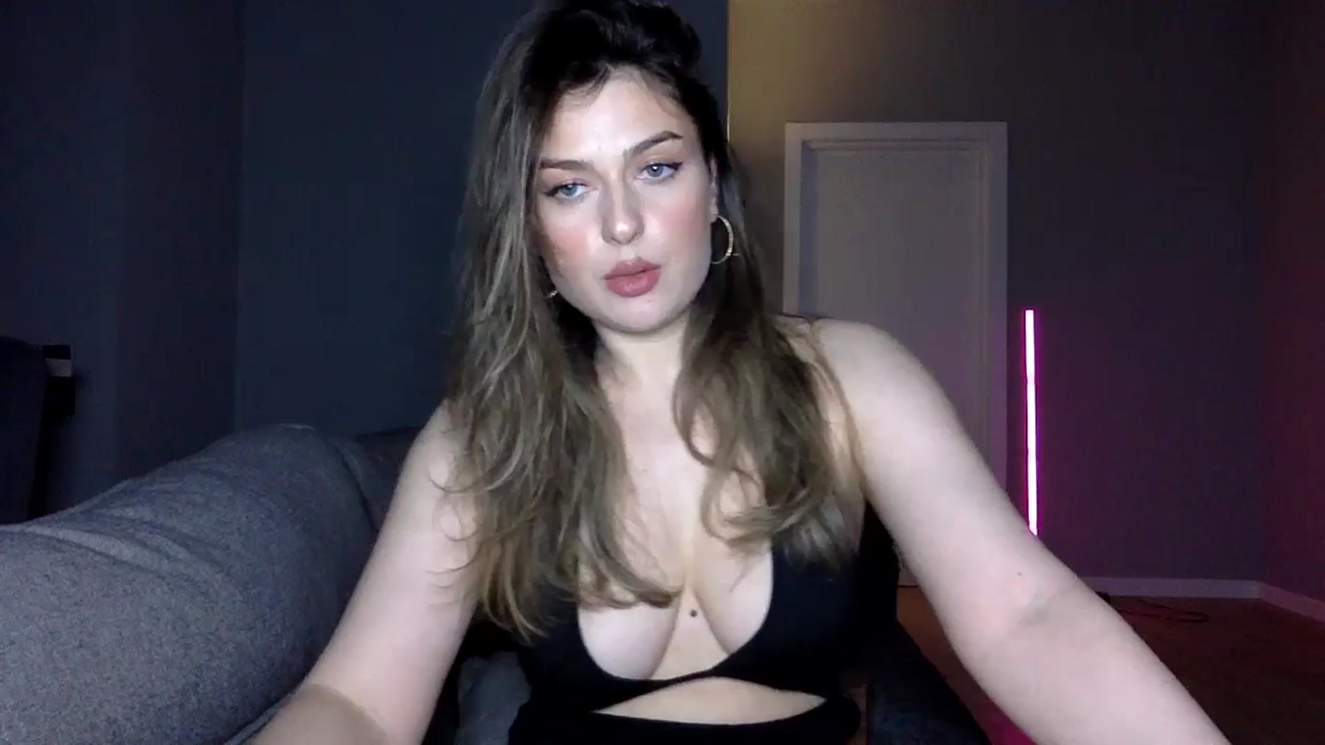 Gallery image thumbnail from SindiMoon's myfreecams stream on, 03/29/2026, 21:38 image 8 of 20