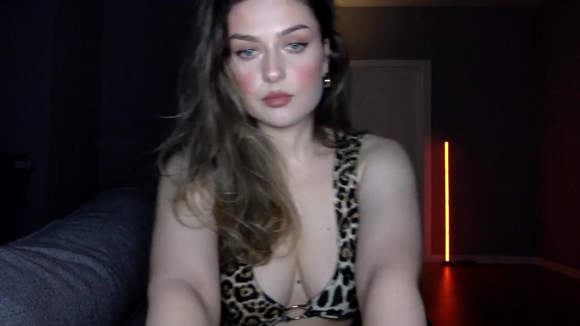Gallery image thumbnail from SindiMoon's myfreecams stream on, 04/04/2026, 20:58 image 14 of 20