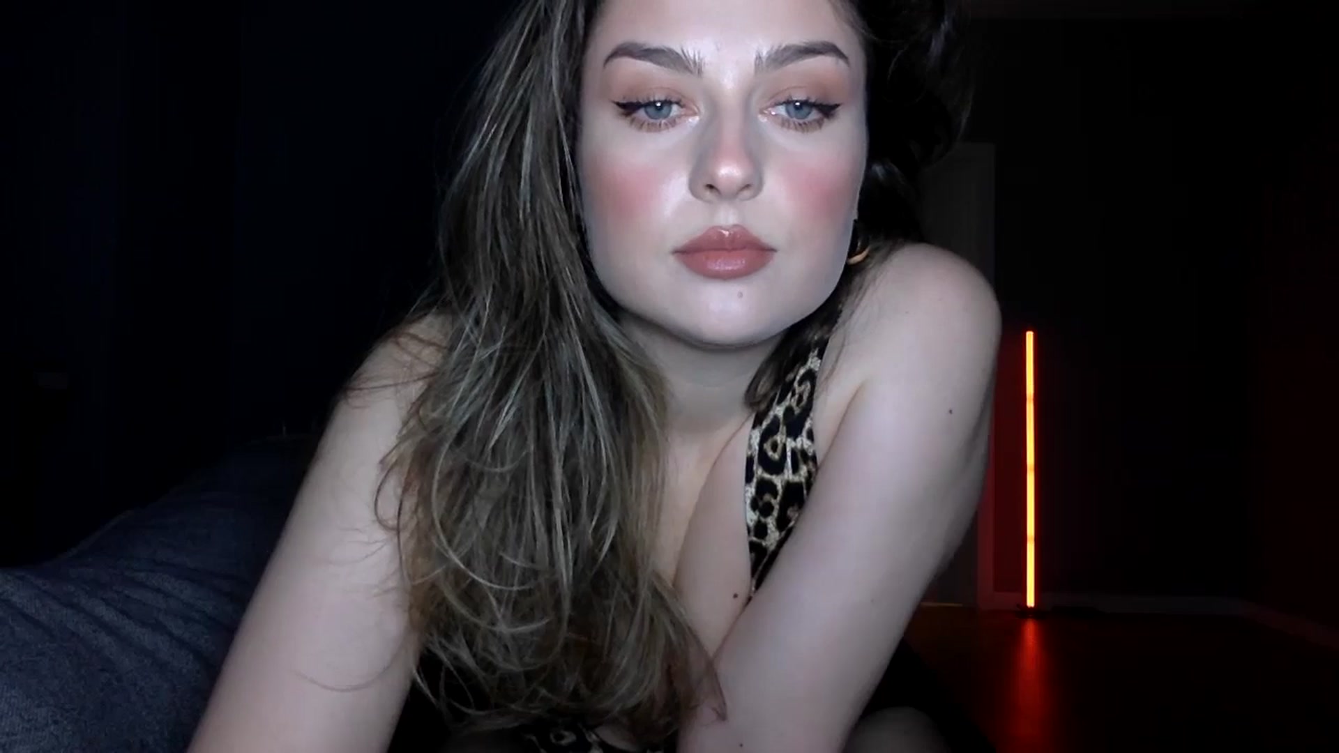Gallery image thumbnail from SindiMoon's myfreecams stream on, 04/04/2026, 20:58 image 18 of 20