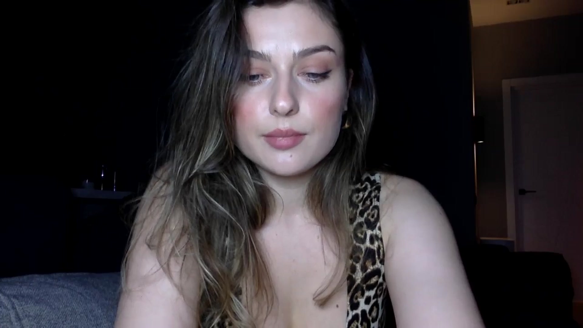 Gallery image thumbnail from SindiMoon's myfreecams stream on, 04/05/2026, 24:51 image 16 of 20