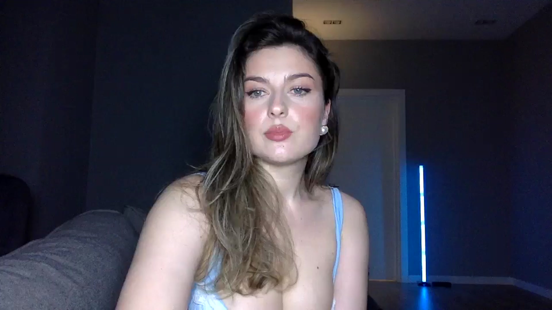 Gallery image thumbnail from SindiMoon's myfreecams stream on, 04/05/2026, 22:40 image 15 of 20