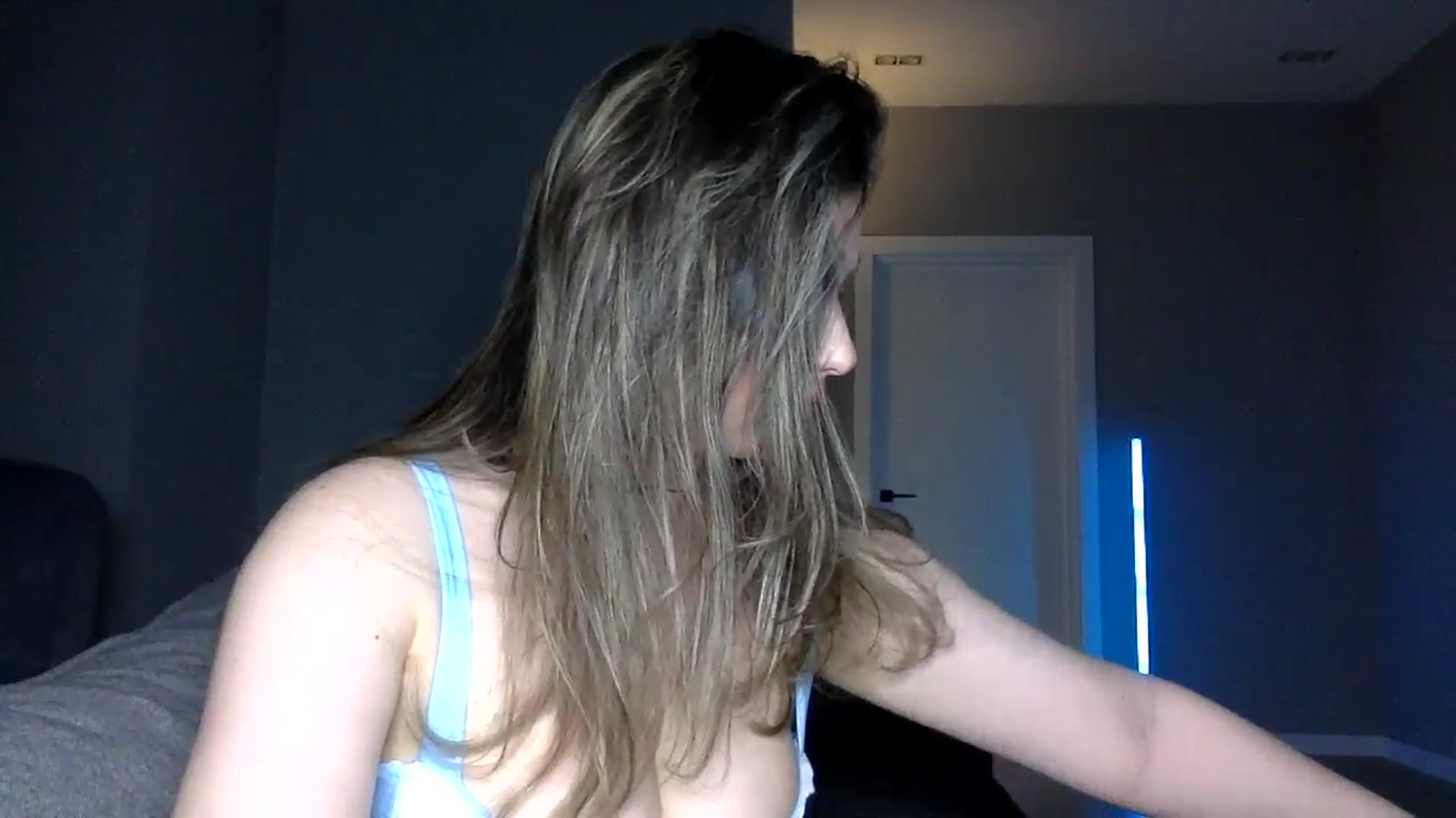 Gallery image thumbnail from SindiMoon's myfreecams stream on, 04/05/2026, 22:40 image 19 of 20