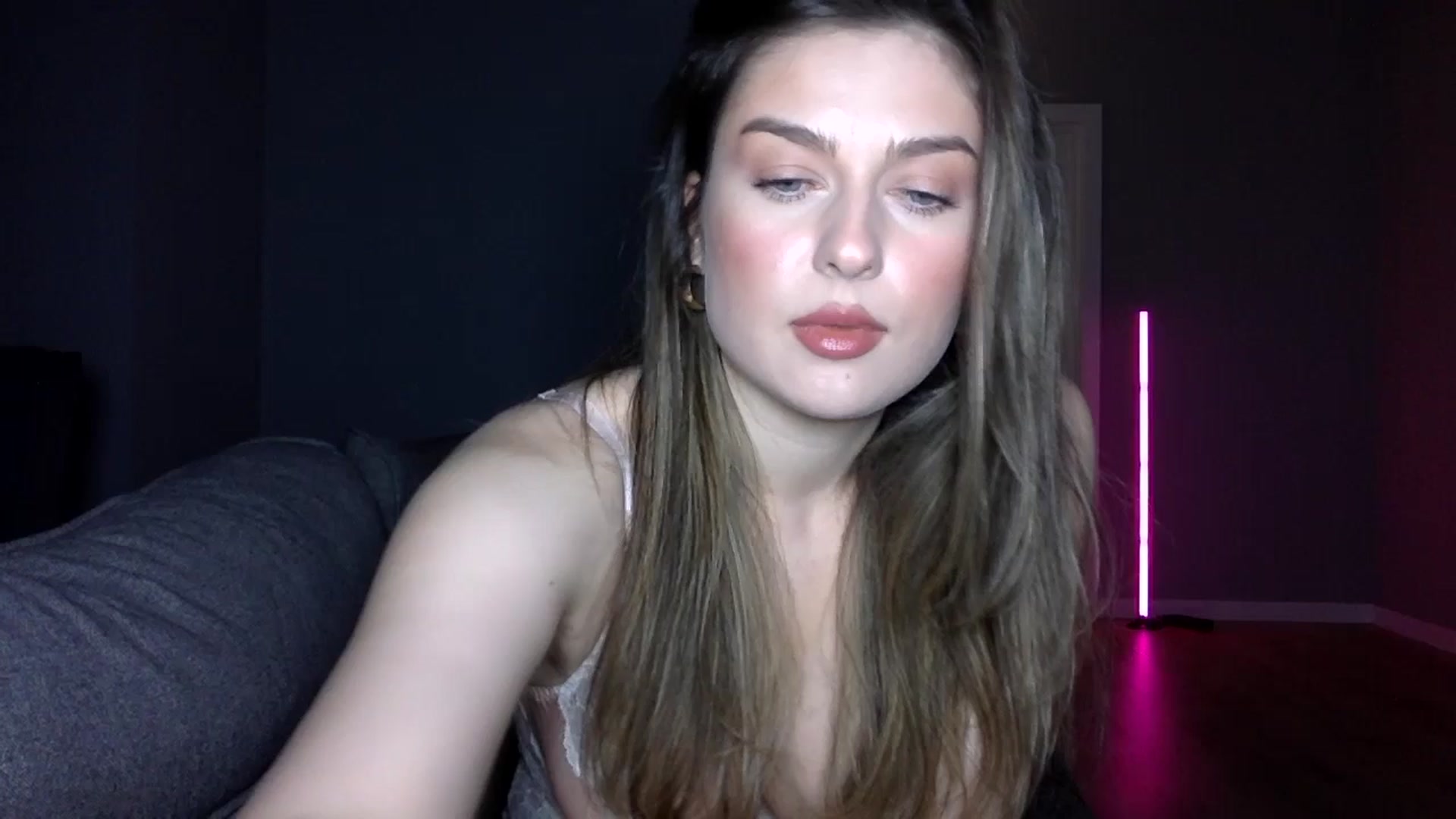 Gallery image thumbnail from SindiMoon's myfreecams stream on, 04/11/2026, 01:48 image 13 of 20