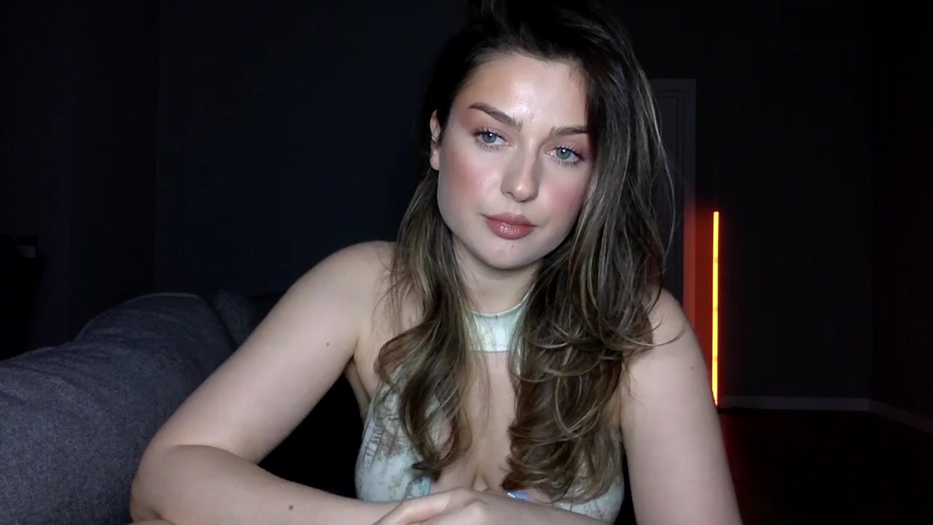 Gallery image thumbnail from SindiMoon's myfreecams stream on, 04/19/2026, 19:56 image 17 of 20