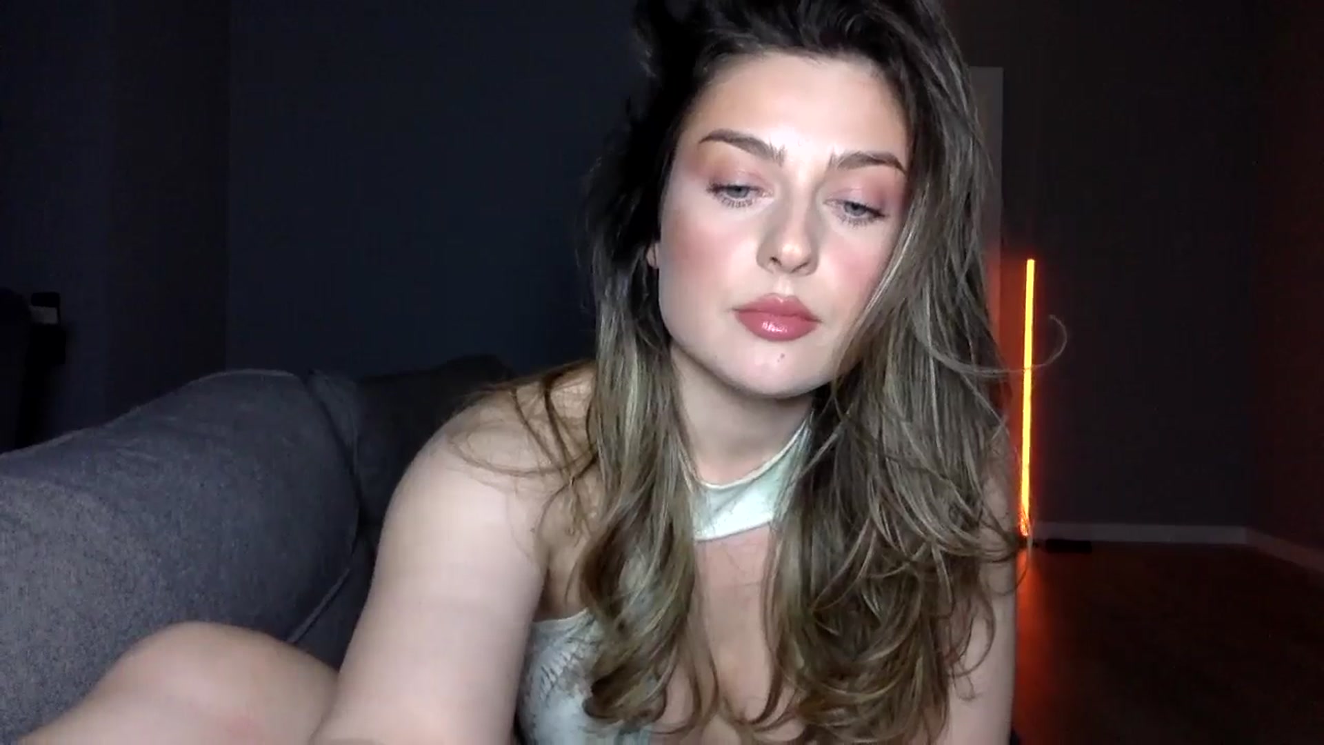 Gallery image thumbnail from SindiMoon's myfreecams stream on, 04/20/2026, 24:31 image 2 of 20