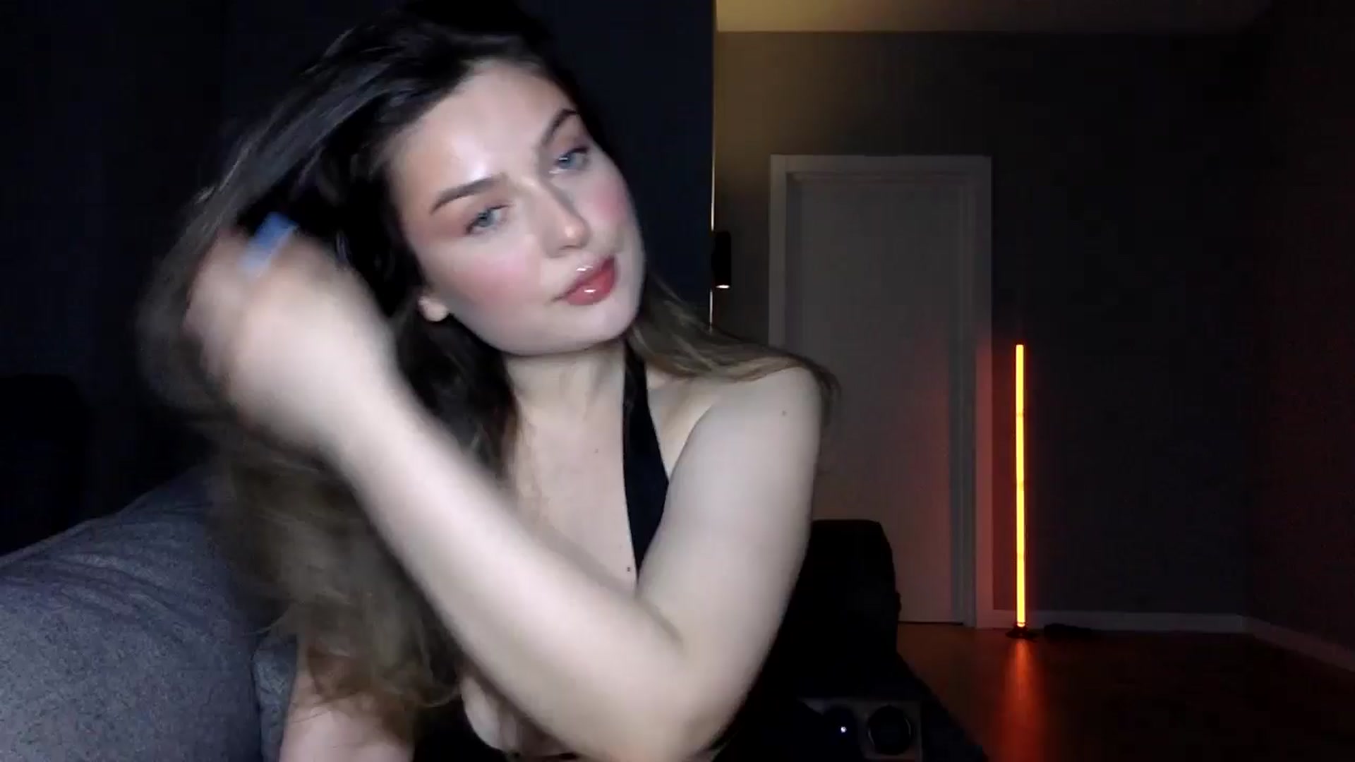 Gallery image thumbnail from SindiMoon's myfreecams stream on, 04/23/2026, 20:32 image 19 of 20