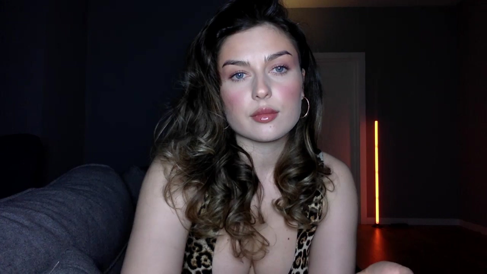 Gallery image thumbnail from SindiMoon's myfreecams stream on, 04/24/2026, 21:29 image 10 of 20