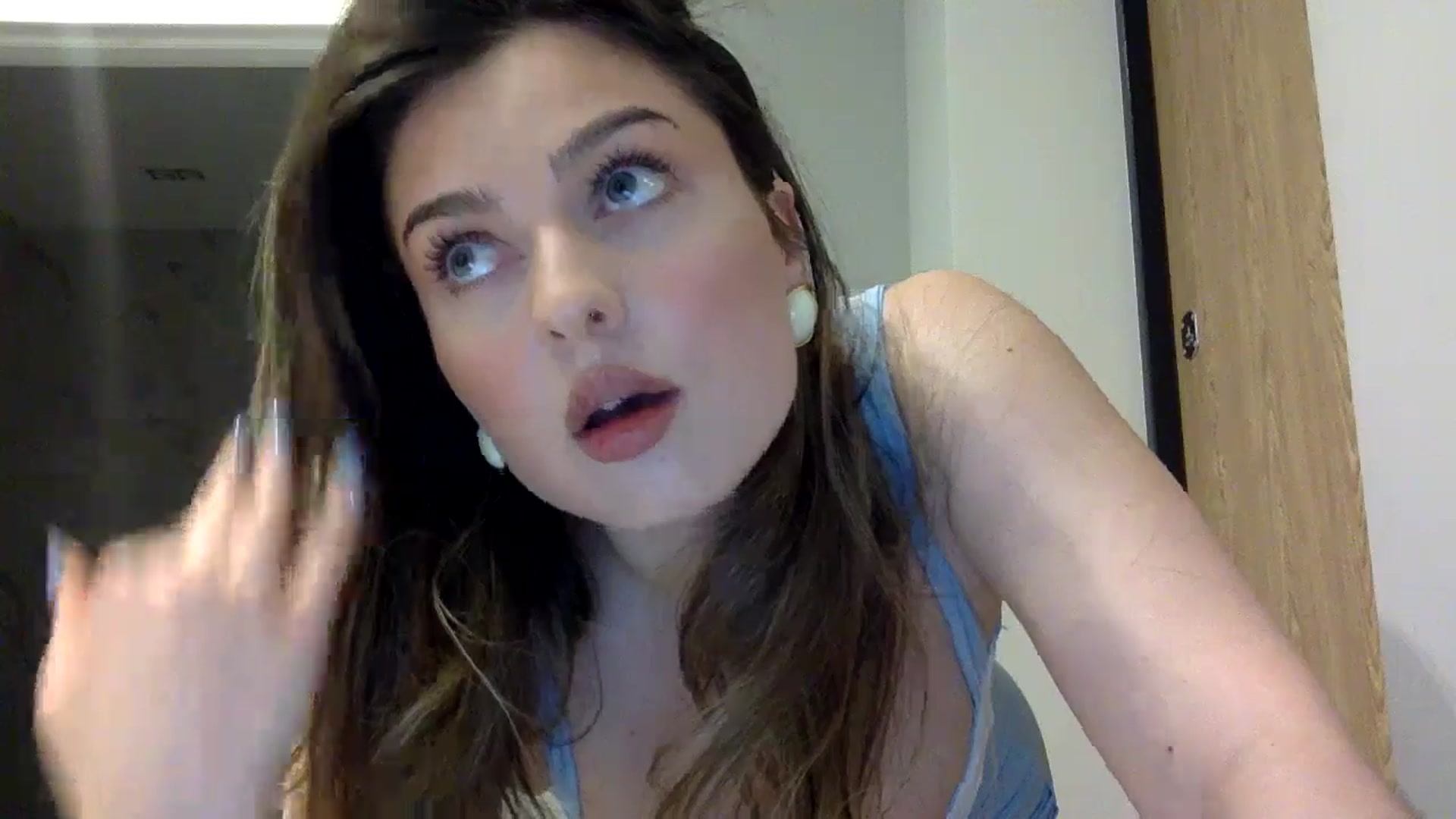 Gallery image thumbnail from SindiMoon's myfreecams stream on, 04/26/2026, 22:29 image 10 of 20