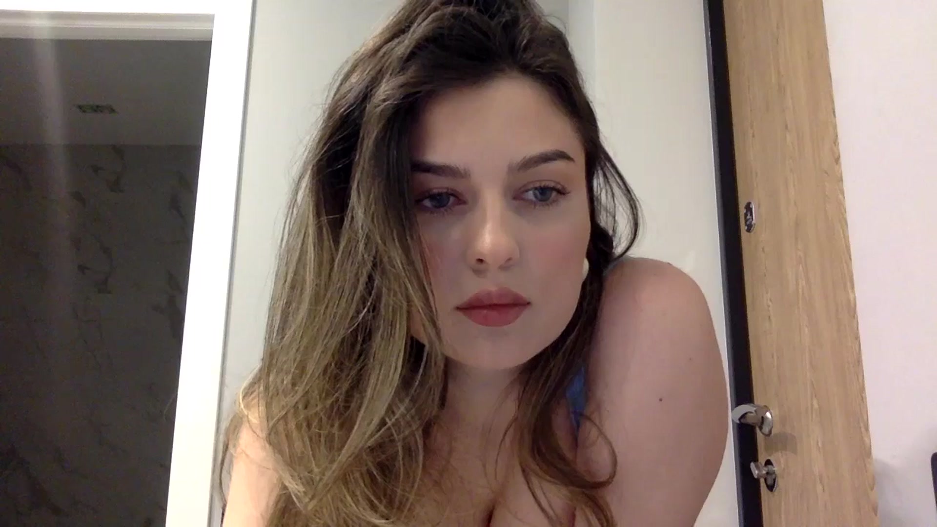 Gallery image thumbnail from SindiMoon's myfreecams stream on, 04/26/2026, 22:29 image 18 of 20