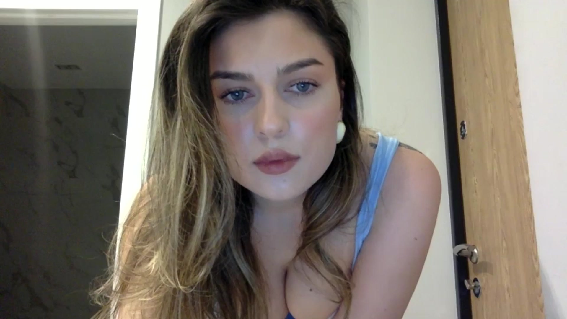 Gallery image thumbnail from SindiMoon's myfreecams stream on, 04/26/2026, 22:29 image 14 of 20