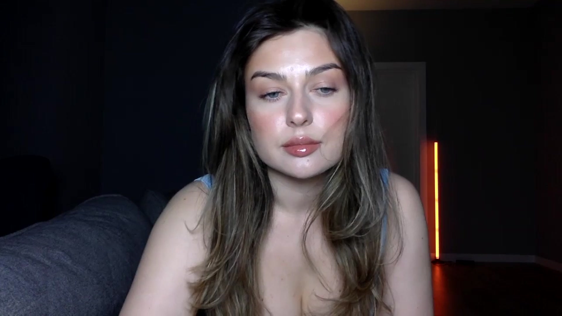 Gallery image thumbnail from SindiMoon's myfreecams stream on, 04/27/2026, 01:44 image 19 of 20