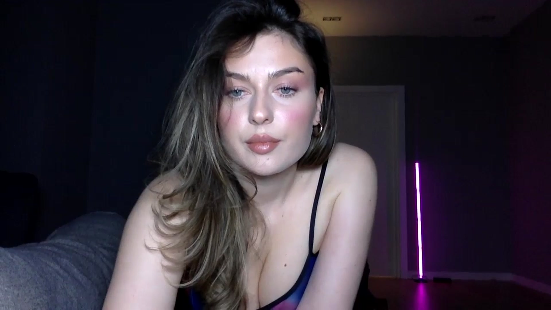 Gallery image thumbnail from SindiMoon's myfreecams stream on, 05/01/2026, 20:10 image 7 of 20