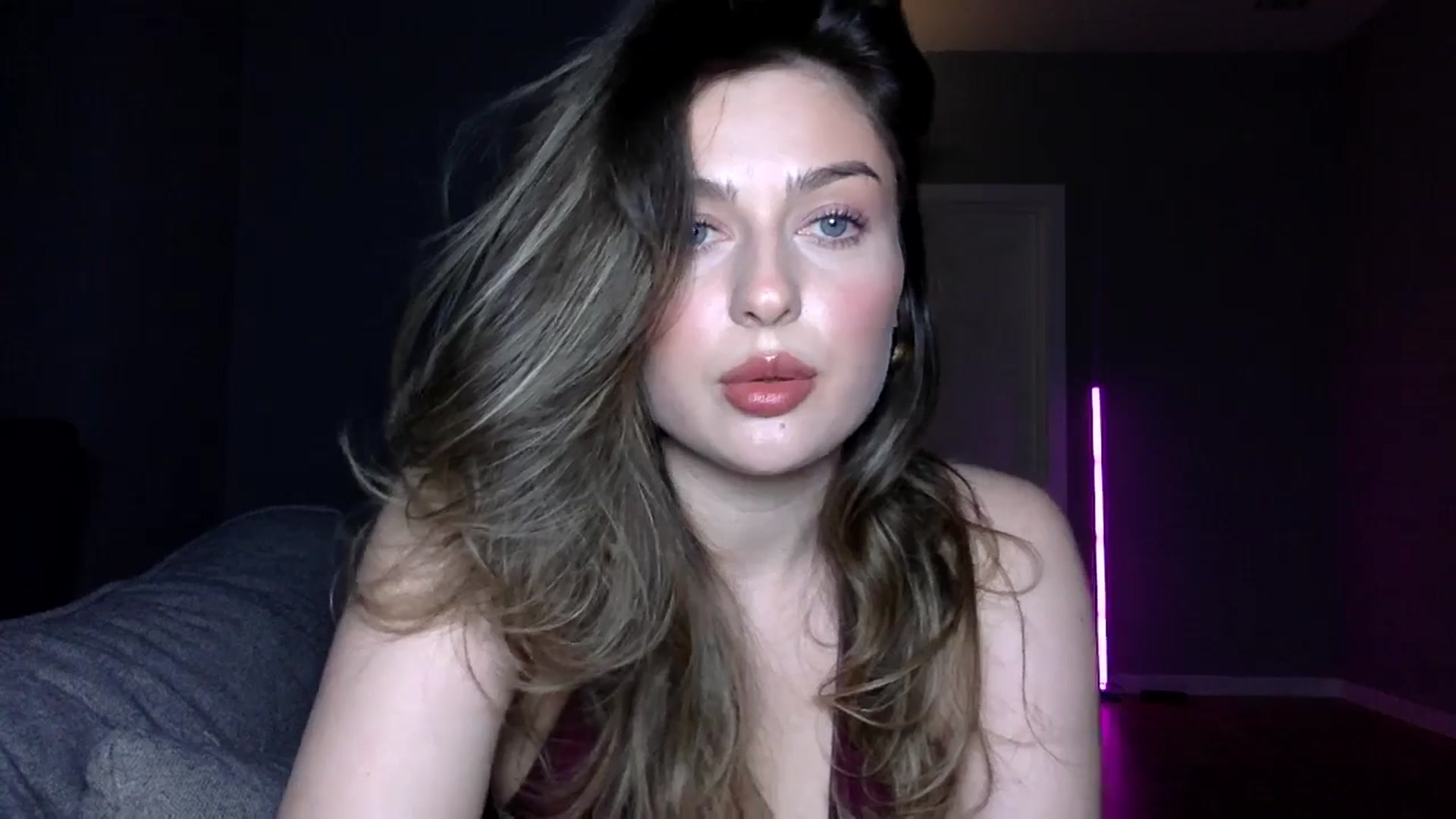 Gallery image thumbnail from SindiMoon's myfreecams stream on, 05/02/2026, 22:06 image 19 of 20