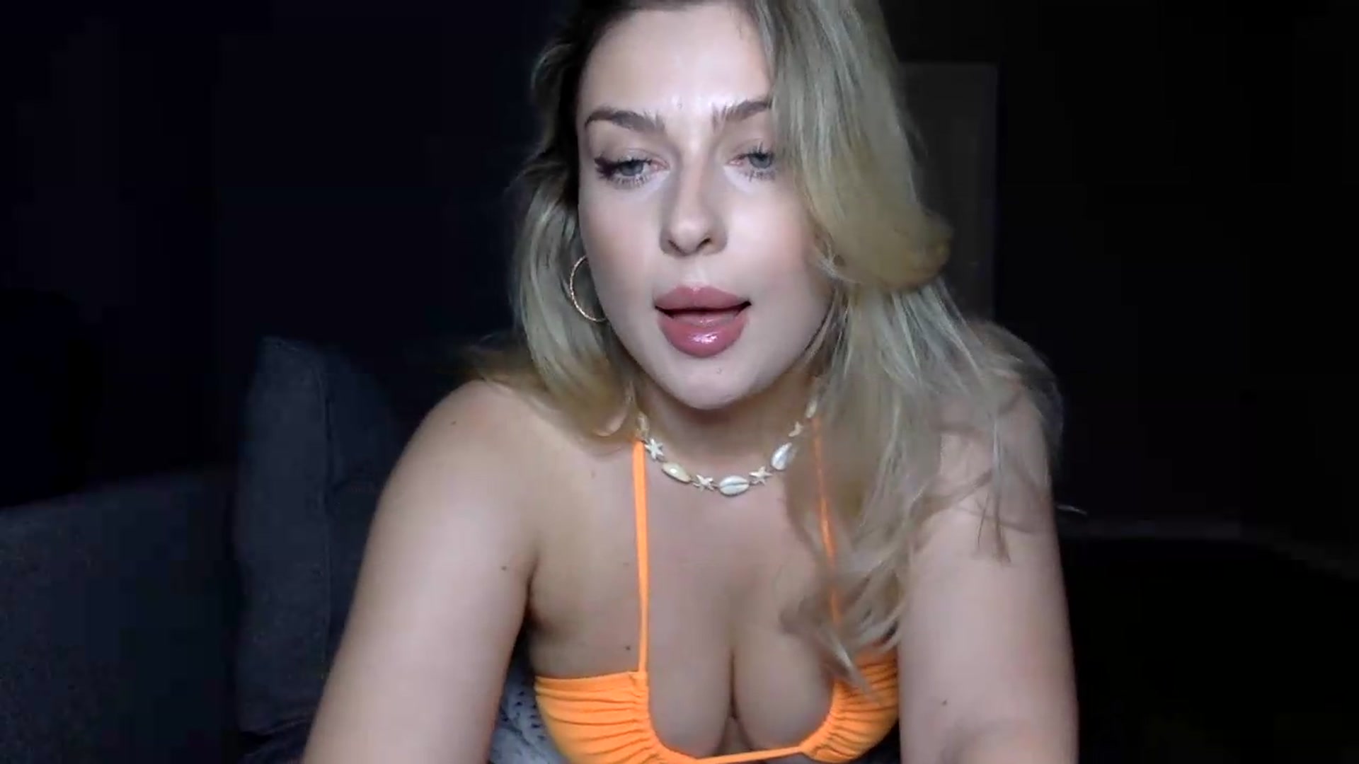 Gallery image thumbnail from SindiMoon's myfreecams stream on, 08/22/2026, 20:03 image 19 of 20