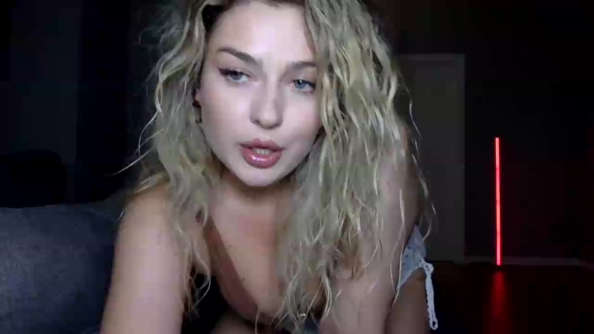 Gallery image thumbnail from SindiMoon's myfreecams stream on, 09/01/2026, 11:53 image 15 of 20