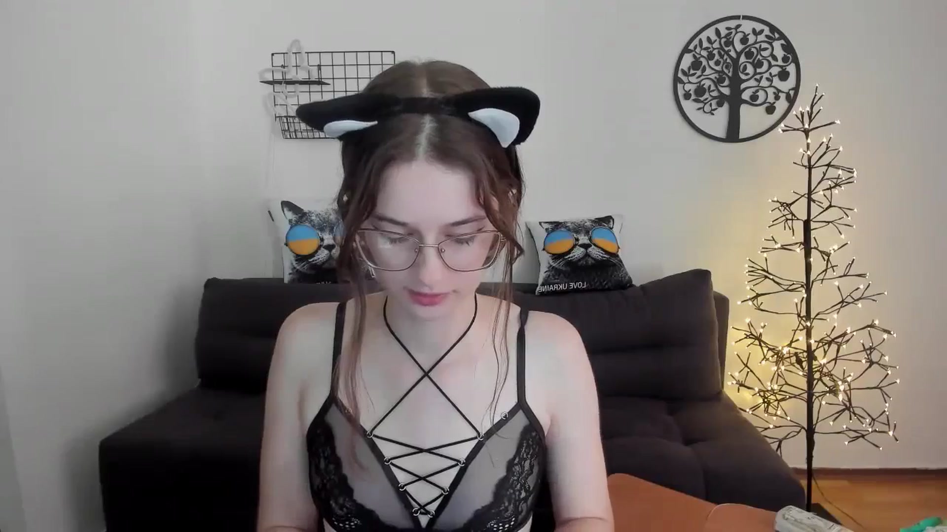 Gallery image thumbnail from SindiWatson's myfreecams stream on, 10/12/2023, 11:47 image 4 of 20